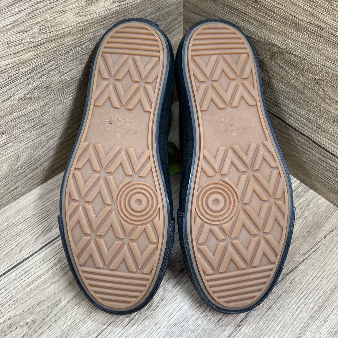Louis Vuitton Louis Vuitton Retro Rainbow Multi Hitop Sneakers 6 Men Size US 6 / EU 39 - 5 Thumbnail