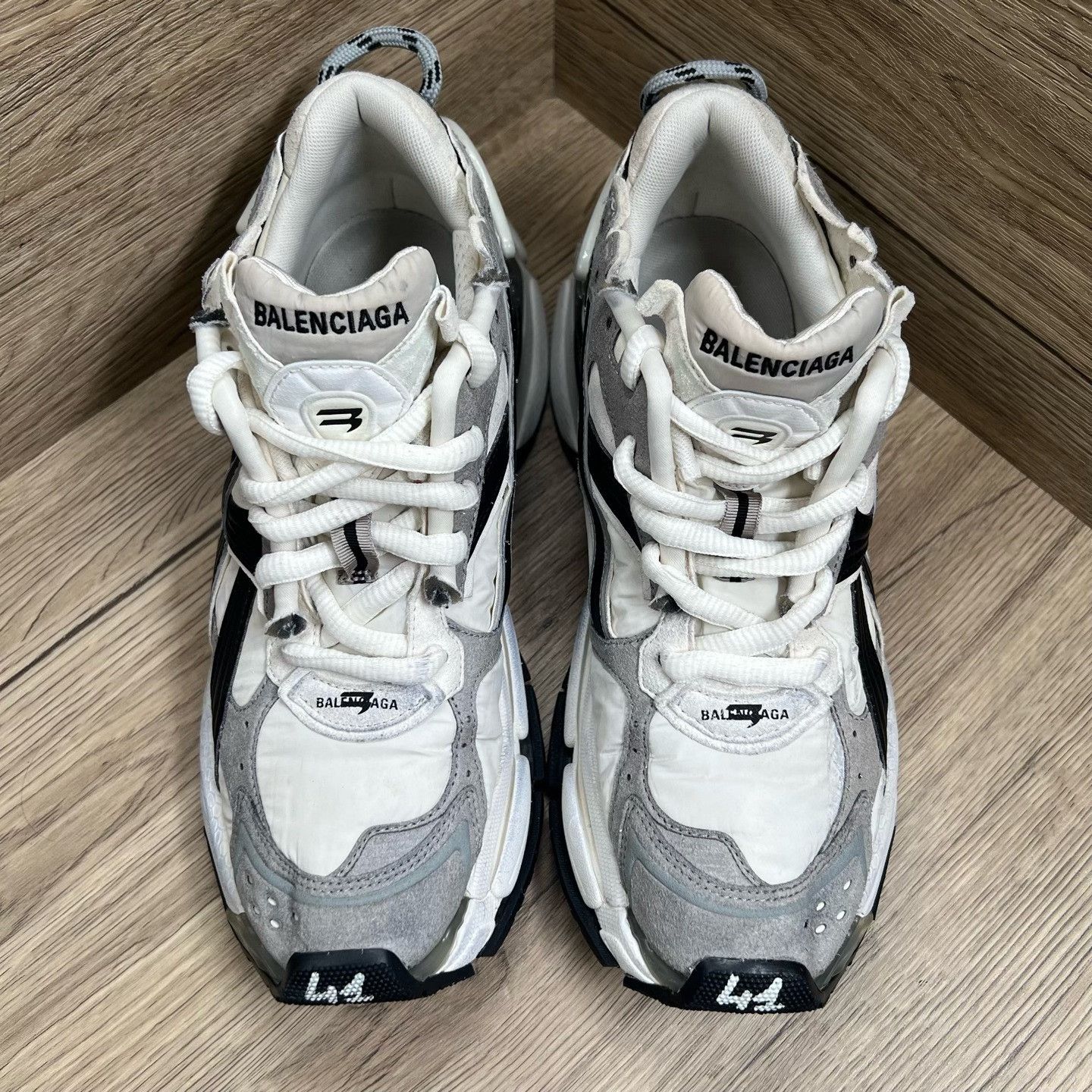Balenciaga Balenciaga Running Gray Lowtop Sneakers us_8 Women Size US 8 / IT 38 - 3 Thumbnail