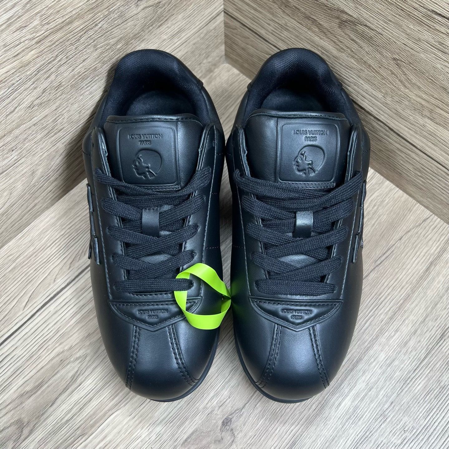 Louis Vuitton Louis Vuitton Collab Black Lowtop Sneakers 7 Men Size US 7 / EU 40 - 3 Thumbnail