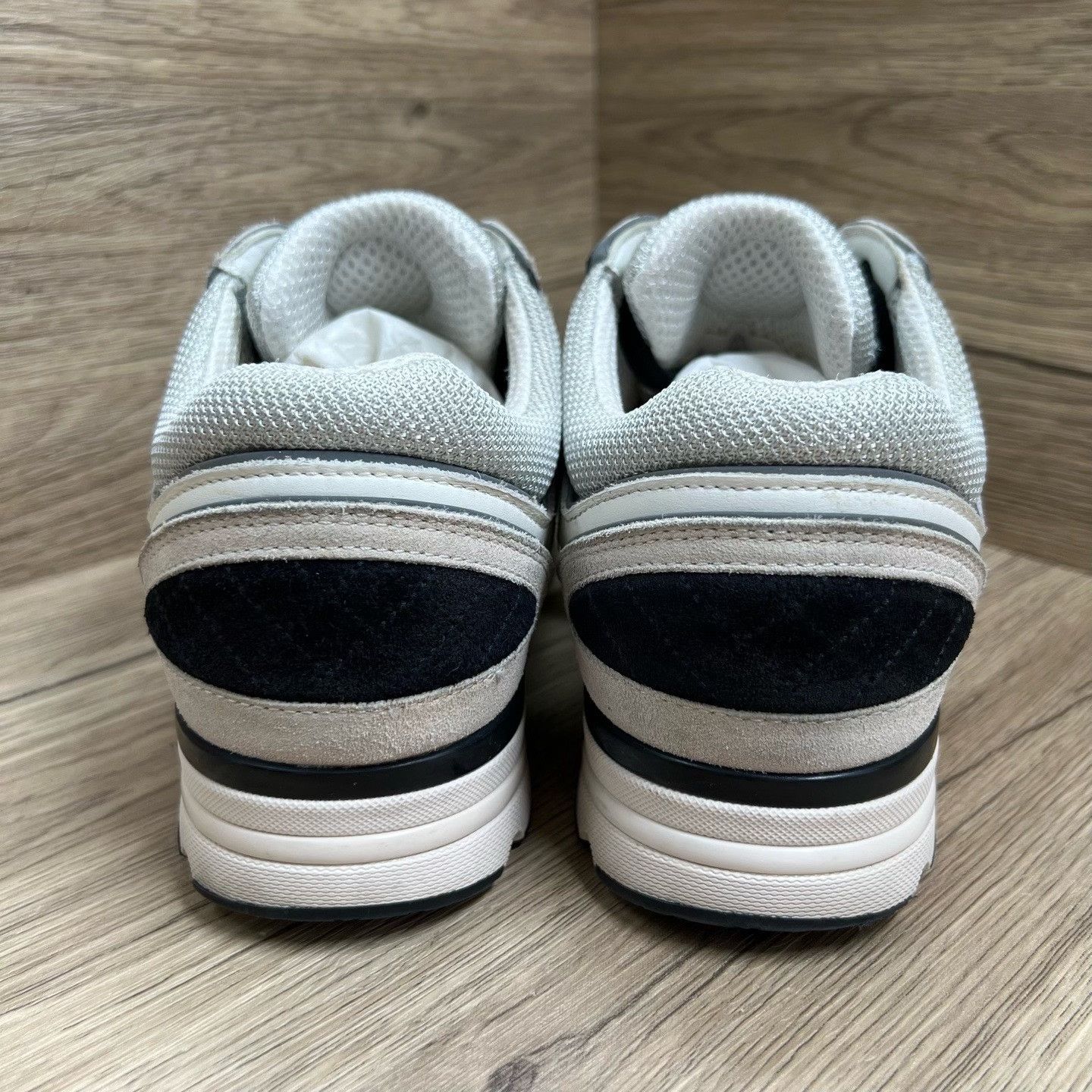 Chanel Chanel White Lowtop Sneakers us_7-5 Women Size US 7.5 / IT 37.5 - 5 Thumbnail