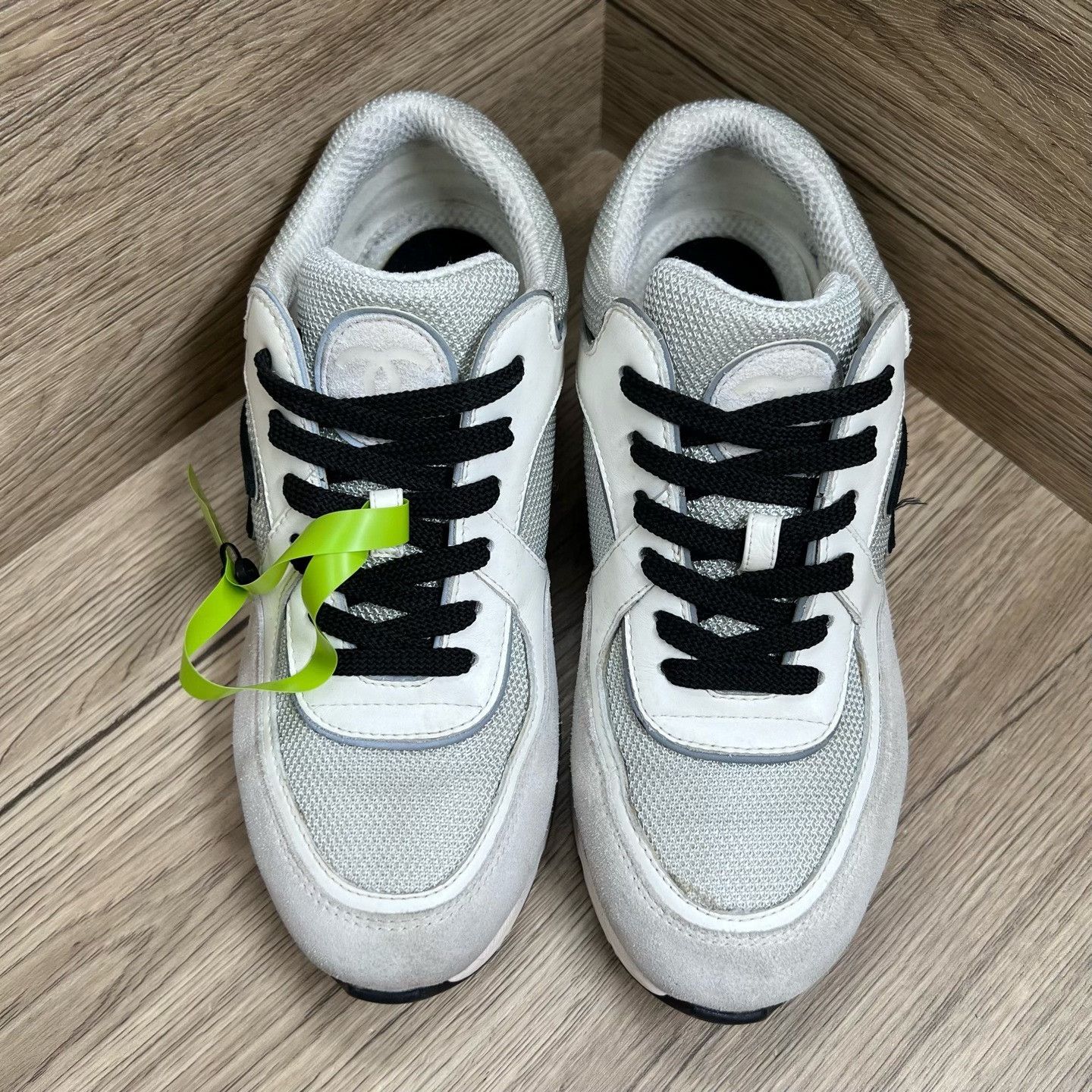 Chanel Chanel White Lowtop Sneakers us_7-5 Women Size US 7.5 / IT 37.5 - 3 Thumbnail