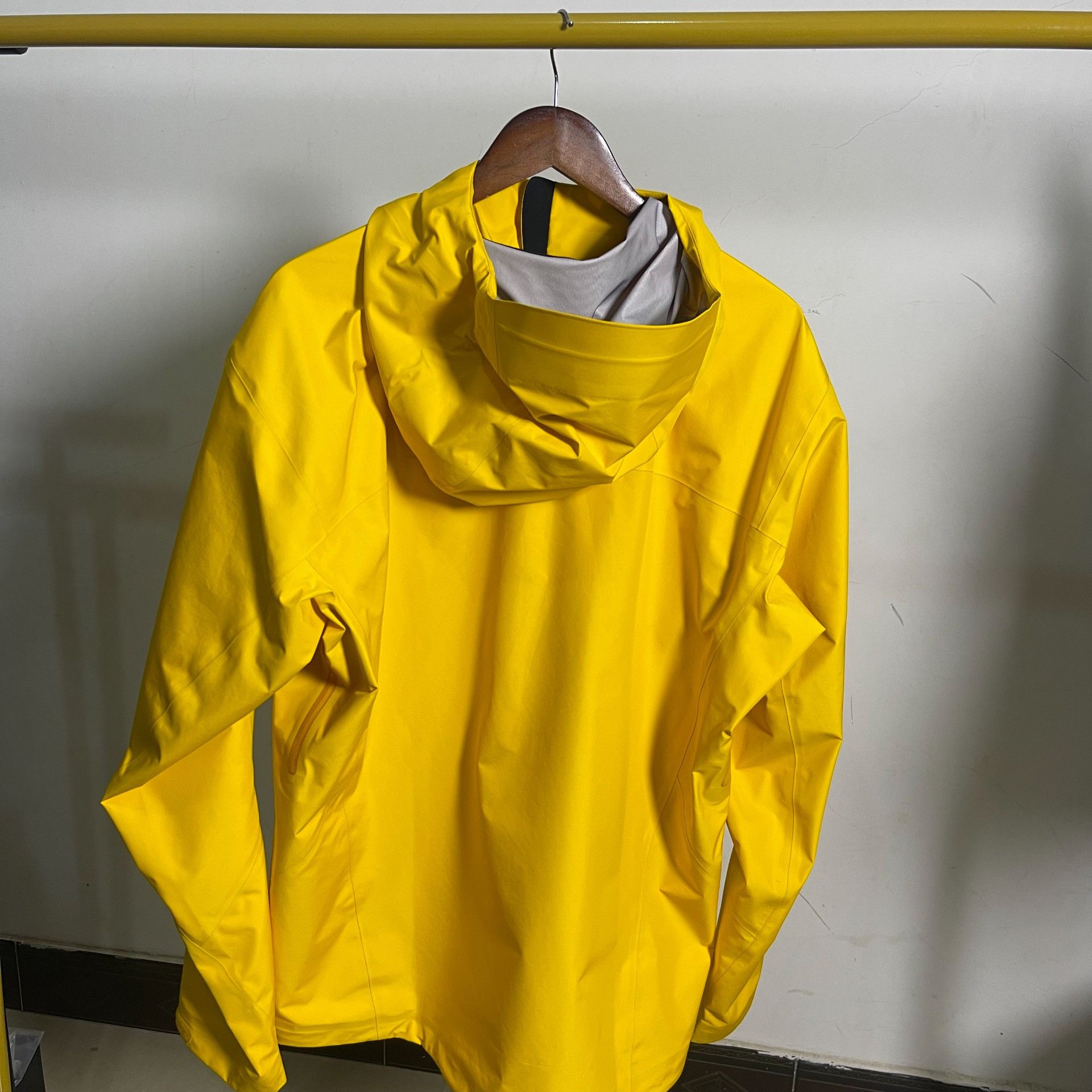 Arc'teryx Arcteryx Beta LT Men's Hardshell Jacket Size US L / EU 52-54 / 3 - 6 Thumbnail
