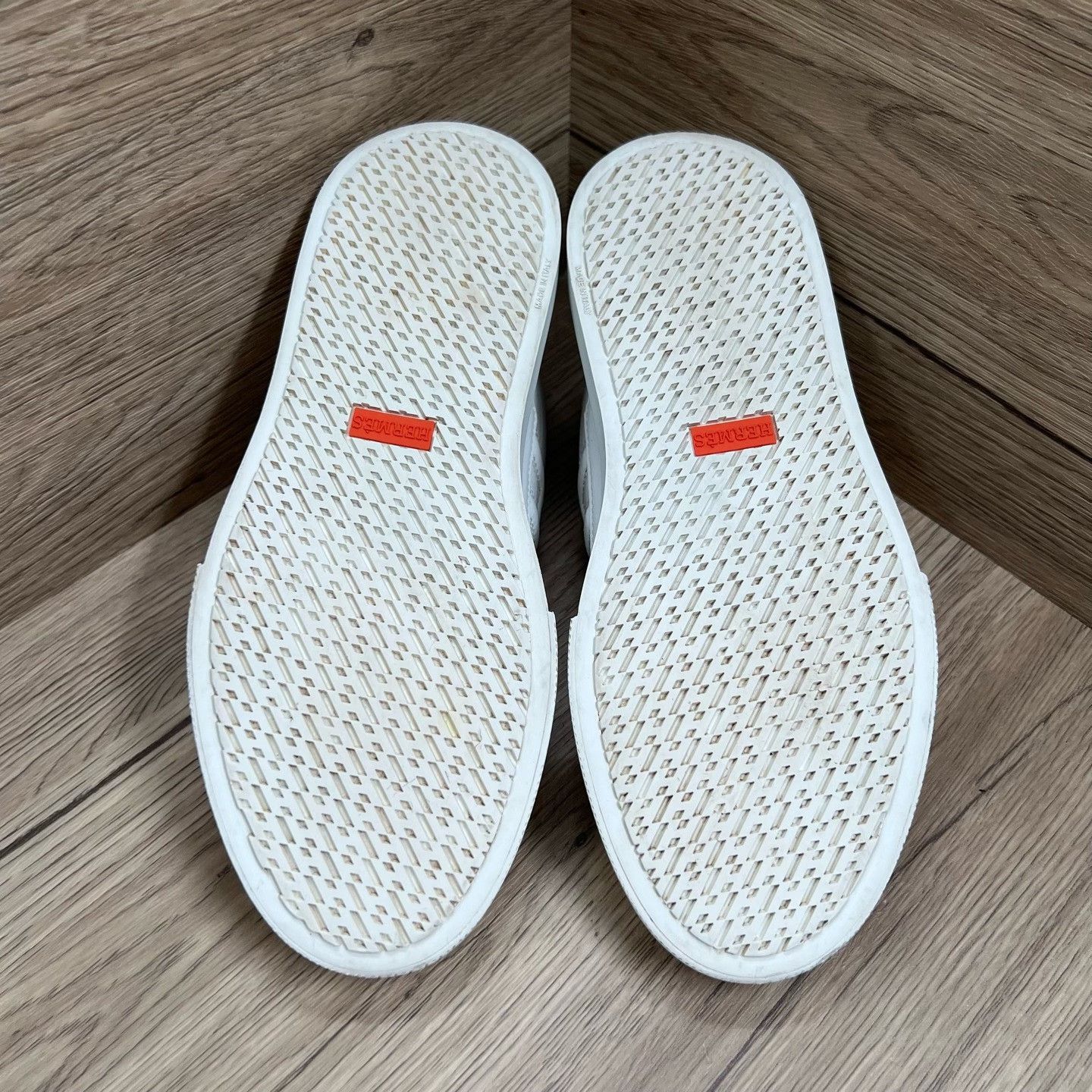 Hermes Hermes White Lowtop Sneakers us_7 Women Size US 7 / IT 37 - 5 Thumbnail