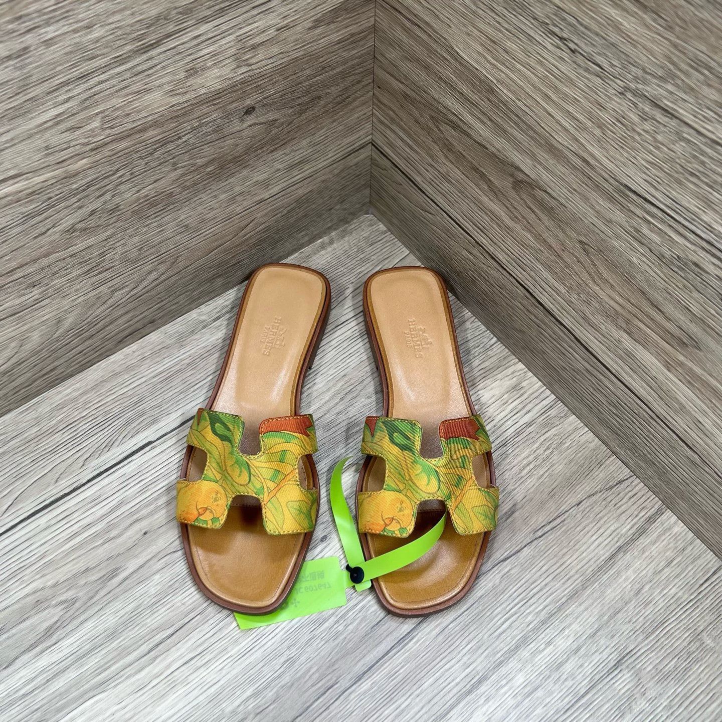 Hermes Hermes Yellow Sandals us_6 Women Size US 6 / IT 36 - 2 Thumbnail
