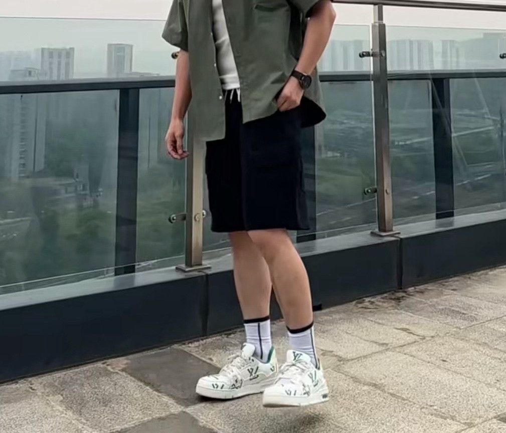 Louis Vuitton Louis Vuitton Training Green Lowtop Sneakers 8.5 Men Size US 8.5 / EU 41-42 - 2 Thumbnail