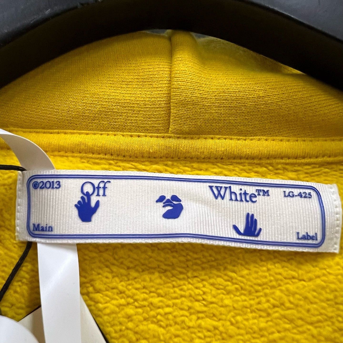Off-White Off-White Embroidered White Hoodie l Men Size US L / EU 52-54 / 3 - 5 Thumbnail