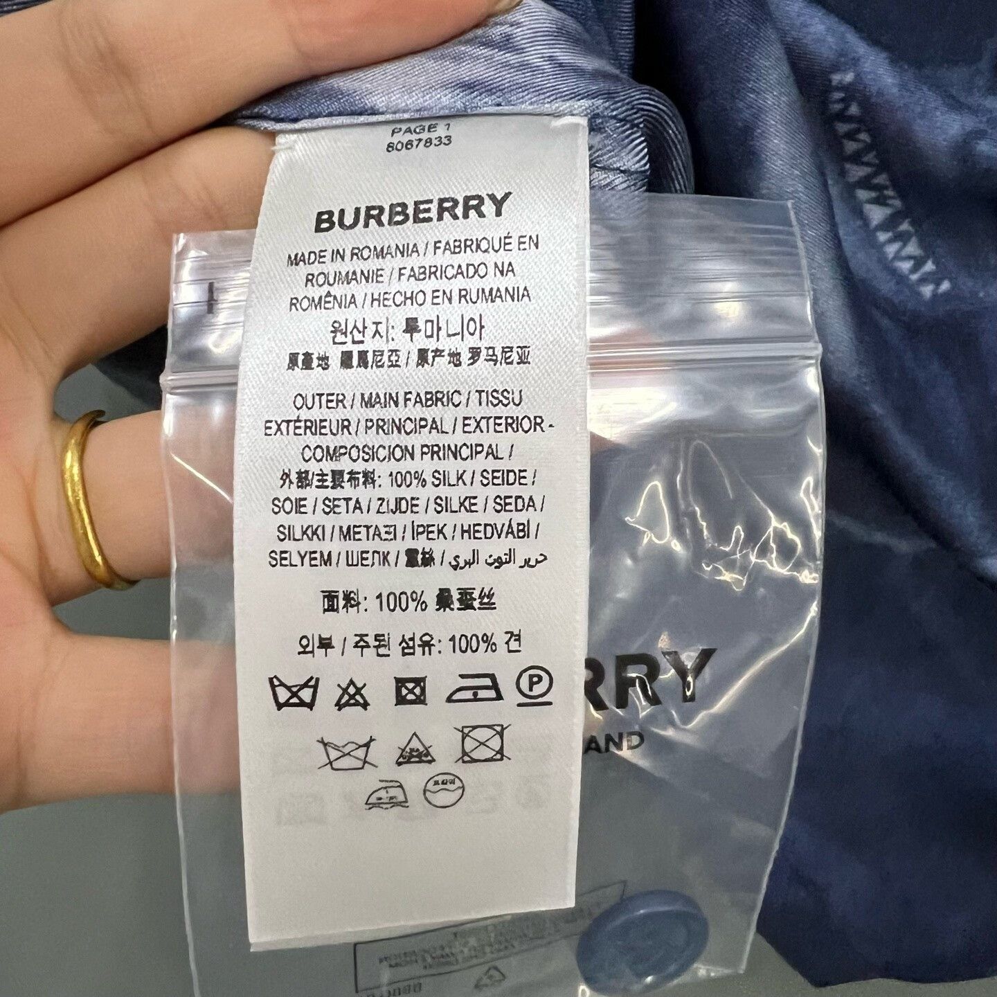 Burberry Burberry Shark Shirt m Men Size US M / EU 48-50 / 2 - 3 Thumbnail