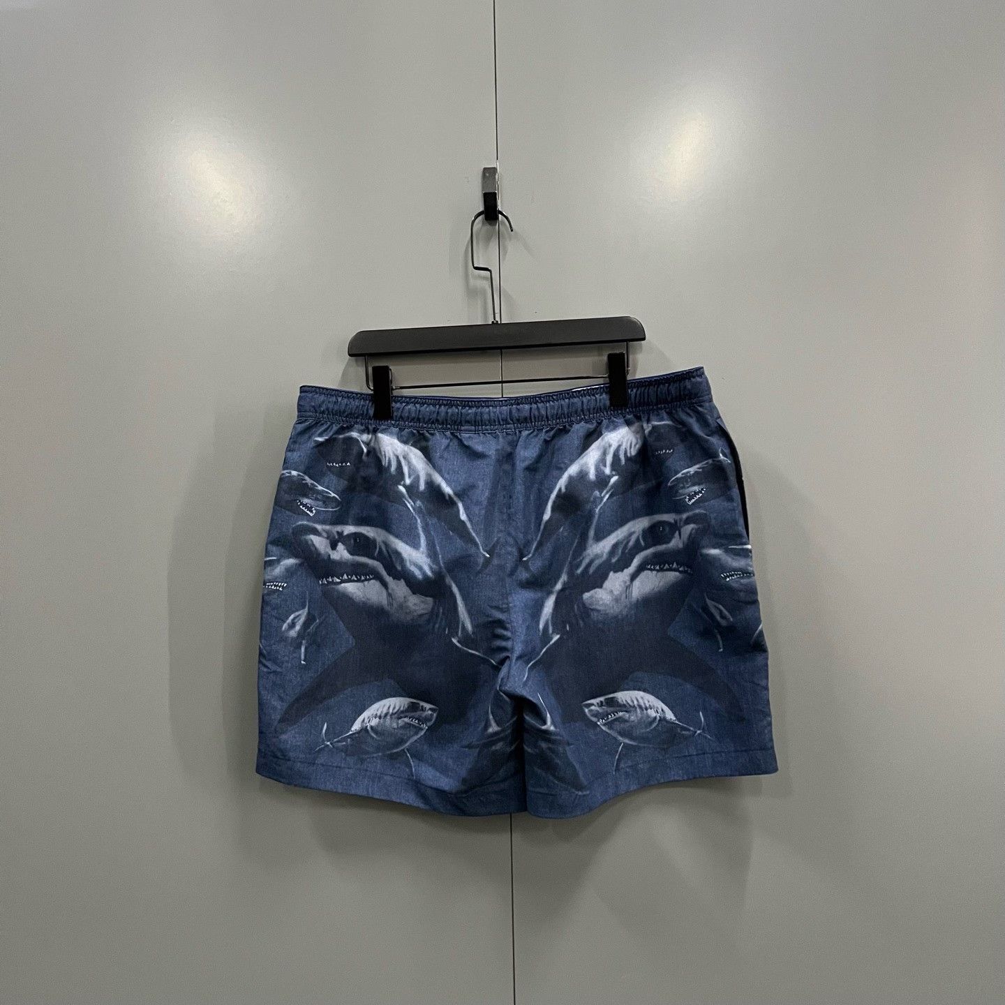 Burberry Burberry Shark Shorts 32 Men Size US 32 / EU 48 - 2 Thumbnail