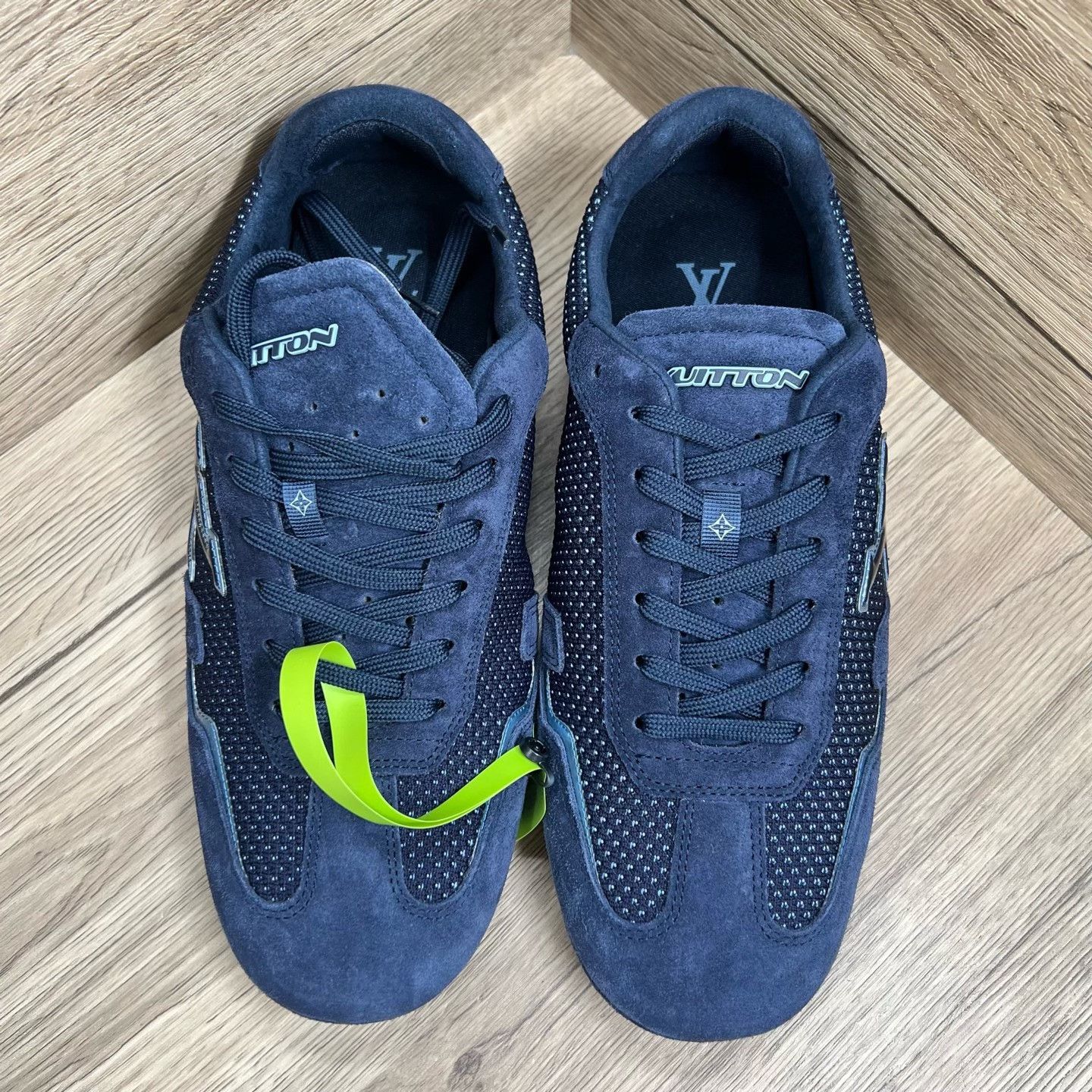 Louis Vuitton Louis Vuitton Blue Lowtop Sneakers 7 Men Size US 7 / EU 40 - 3 Thumbnail