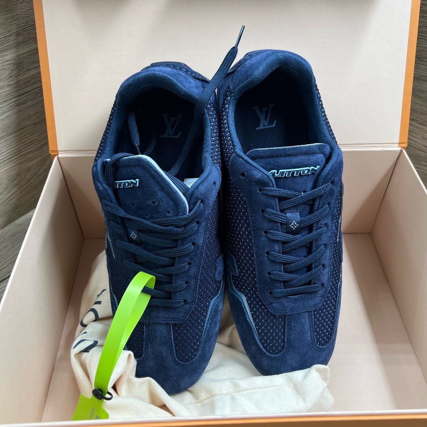 Louis Vuitton Louis Vuitton Blue Lowtop Sneakers 7 Men Size US 7 / EU 40 - 2 Thumbnail