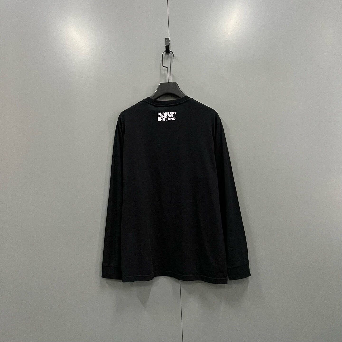 Burberry Burberry Printed Black T-Shirt l Men Size US L / EU 52-54 / 3 - 2 Thumbnail