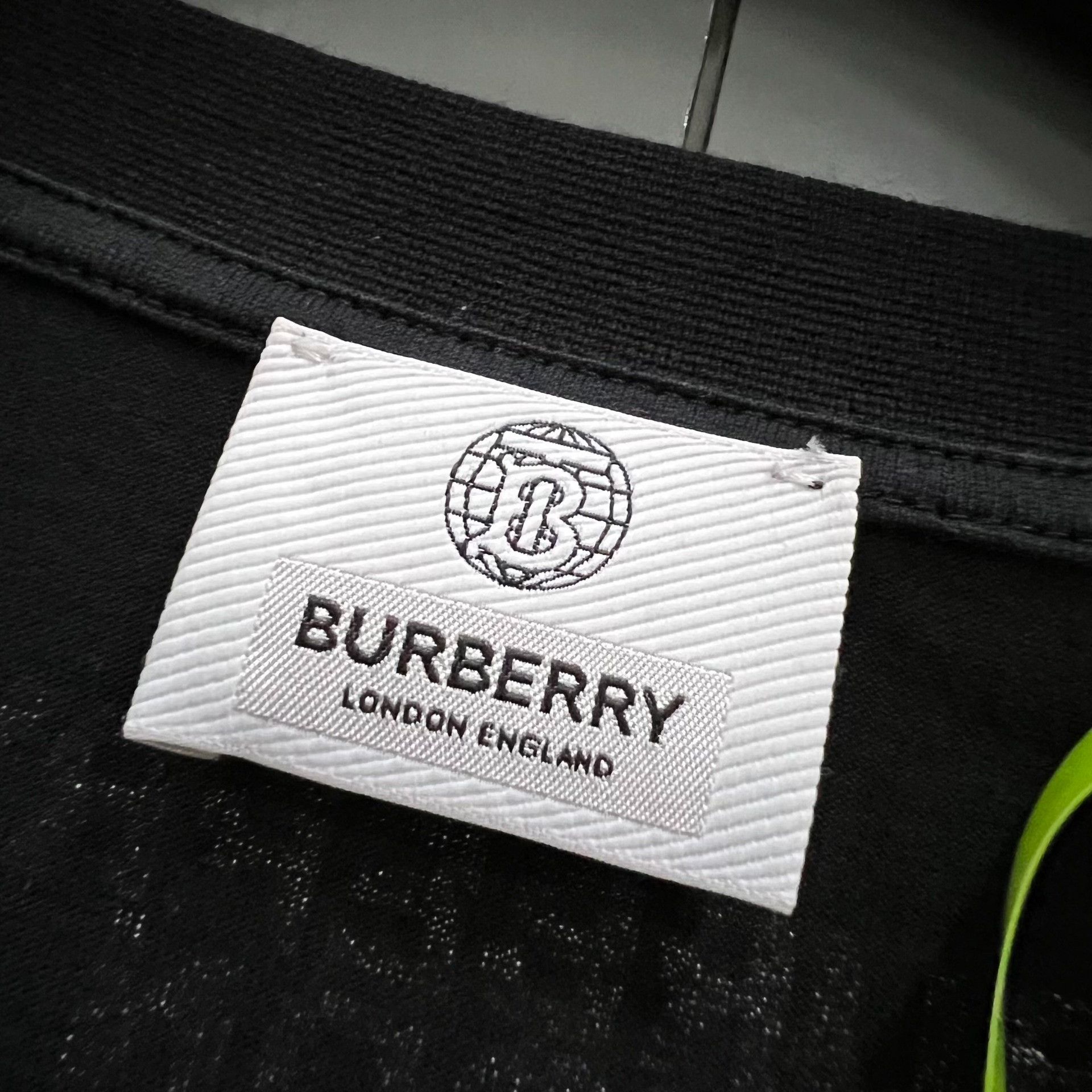 Burberry Burberry Printed Black T-Shirt l Men Size US L / EU 52-54 / 3 - 4 Thumbnail