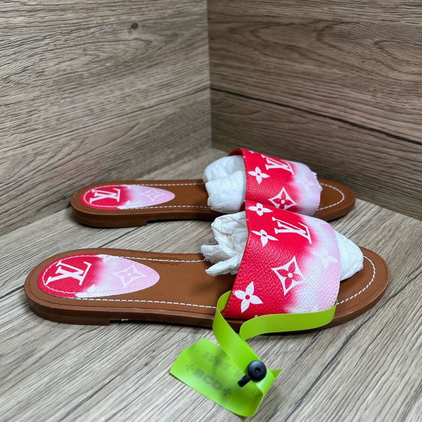 Louis Vuitton Louis Vuitton Red Sandals us_6-5 Women Size US 6.5 / IT 36.5 - 3 Thumbnail