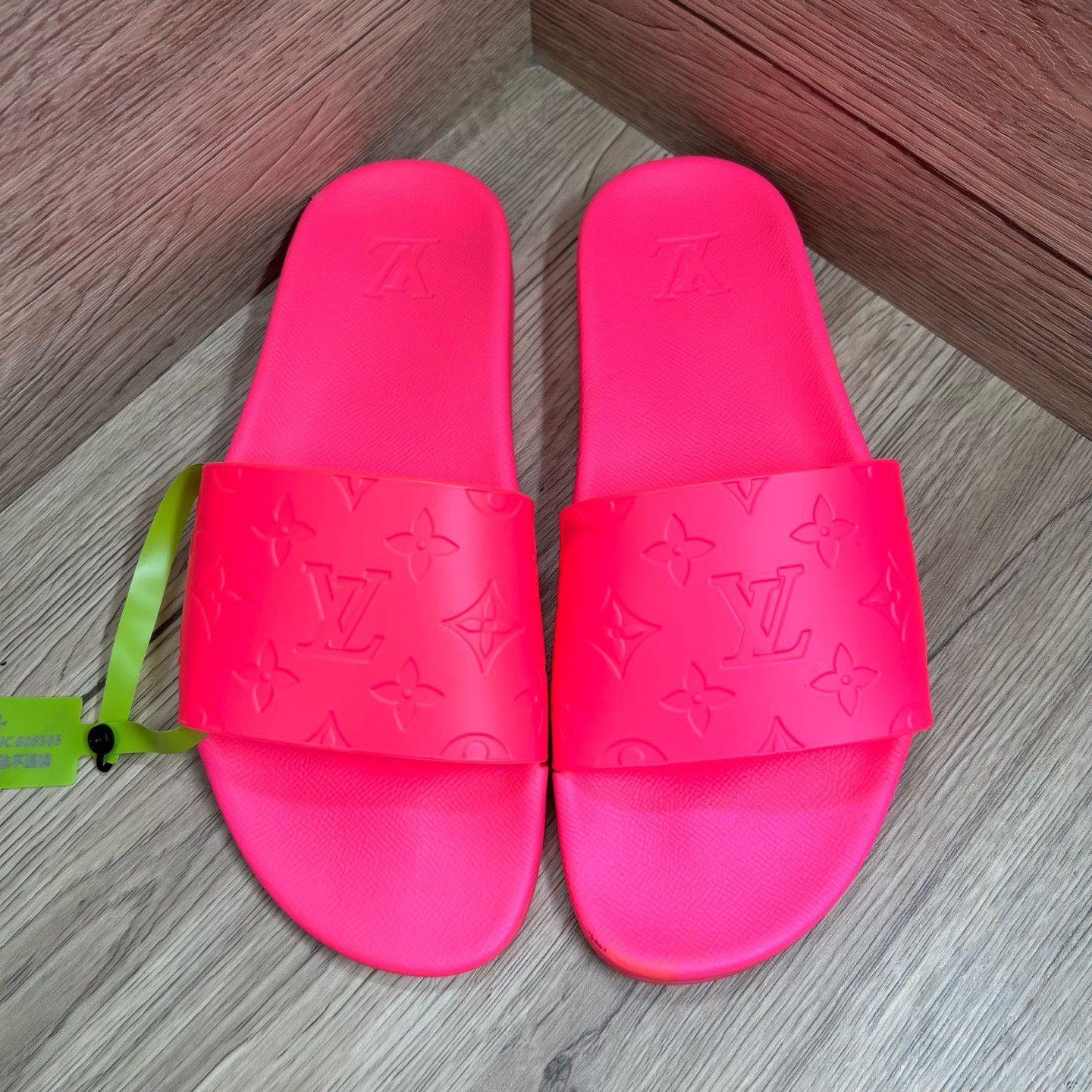 Louis Vuitton Louis Vuitton Pink Sandals us_10 Women Size US 10 / IT 40 - 2 Thumbnail