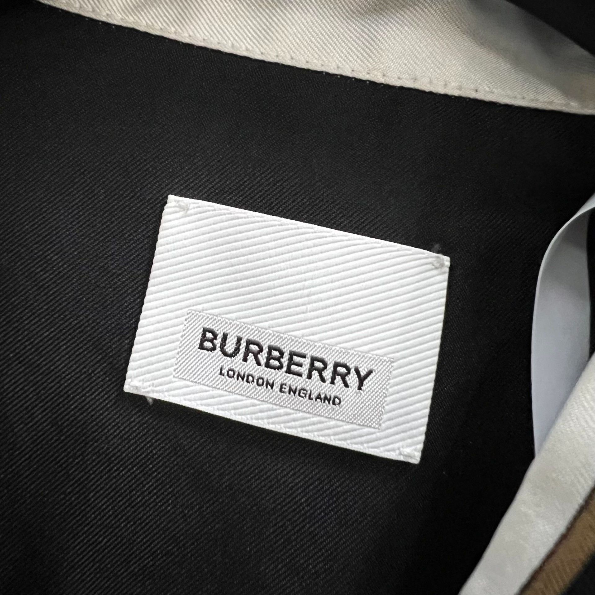 Burberry Burberry Printed Graphic Multi Button Up it_38 Women Size XS / US 0-2 / IT 36-38 - 4 Thumbnail