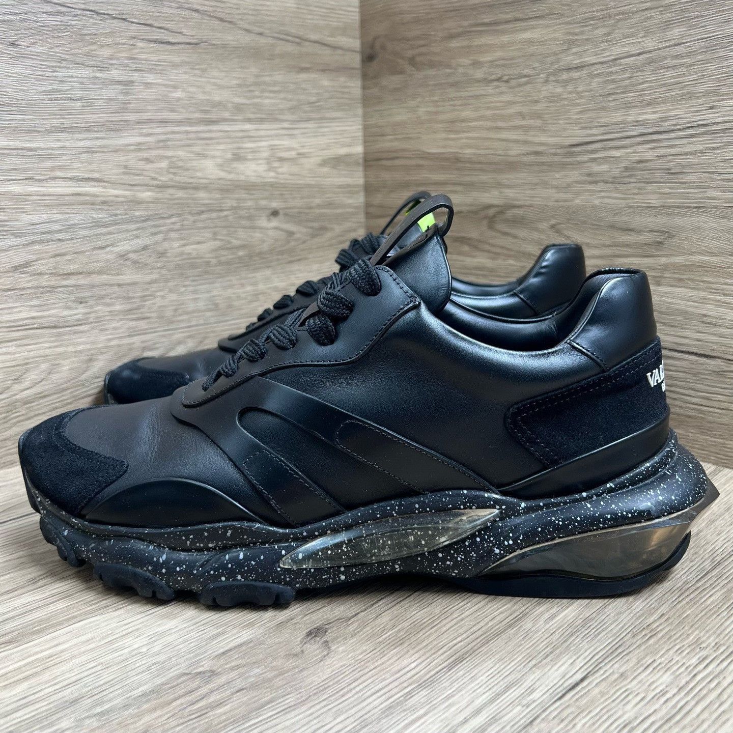 Valentino Valentino Black Lowtop Sneakers 10 Men Size US 10 / EU 43 - 2 Thumbnail