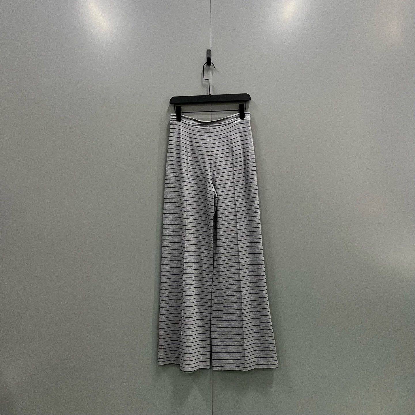Max Mara Max Mara Striped Gray Pants 26 Women Size 26" / US 2 / IT 38 - 2 Thumbnail