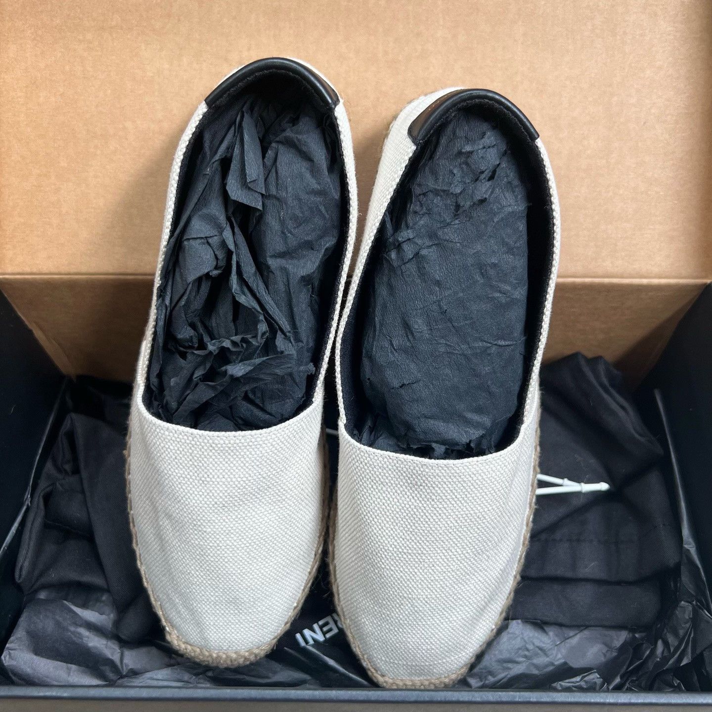 Saint Laurent Paris Saint Laurent Paris White Lowtop Sneakers us_5 Women Size US 5 / IT 35 - 2 Thumbnail