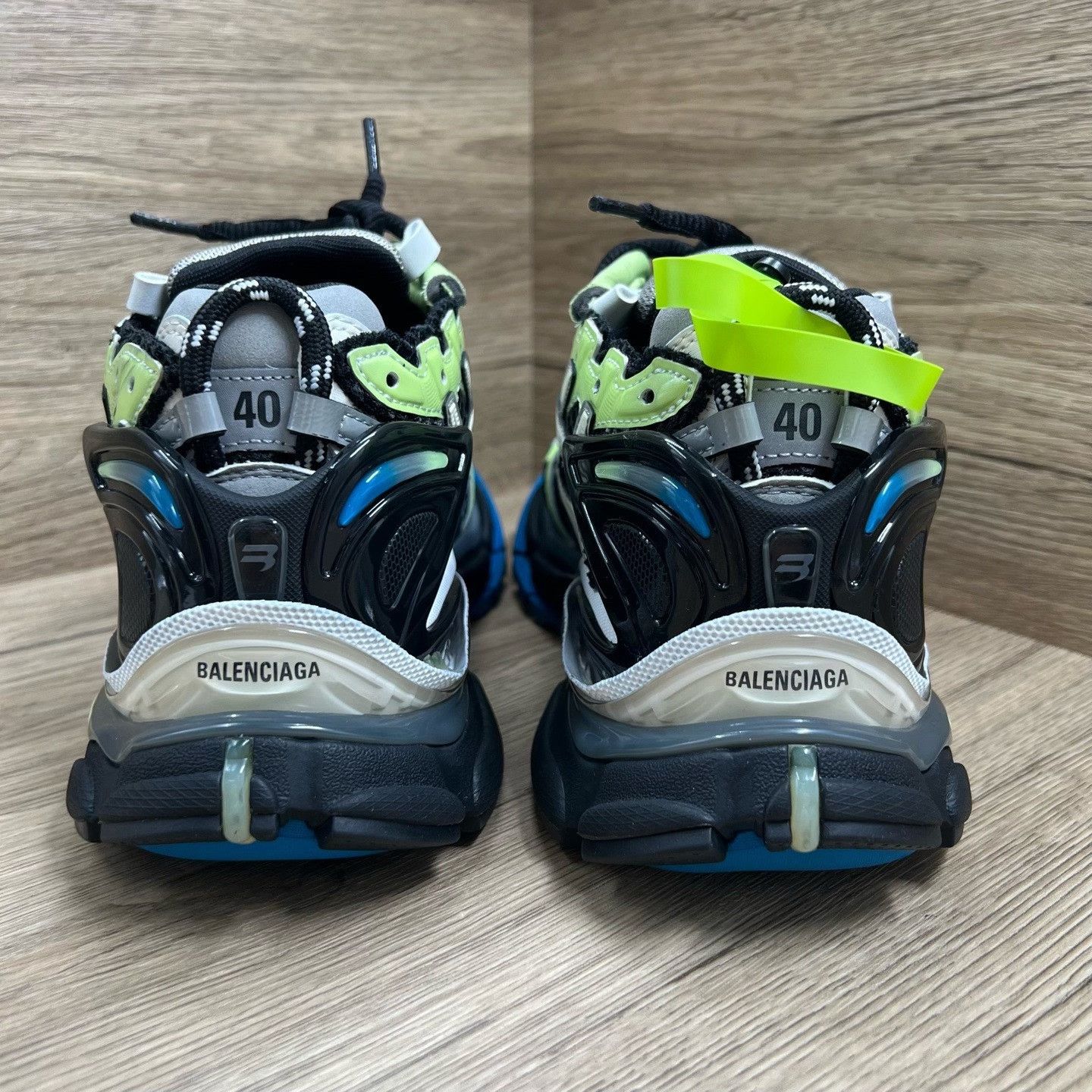 Balenciaga Balenciaga Running Green Lowtop Sneakers us_6 Women Size US 6 / IT 36 - 7 Thumbnail