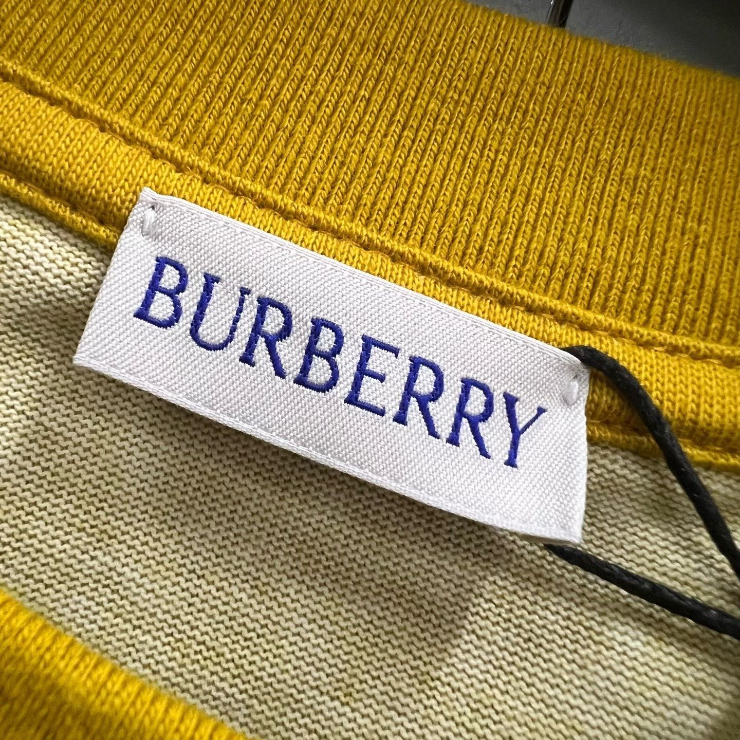 Burberry Burberry Printed Multi T-Shirt s Men Size US S / EU 44-46 / 1 - 4 Thumbnail