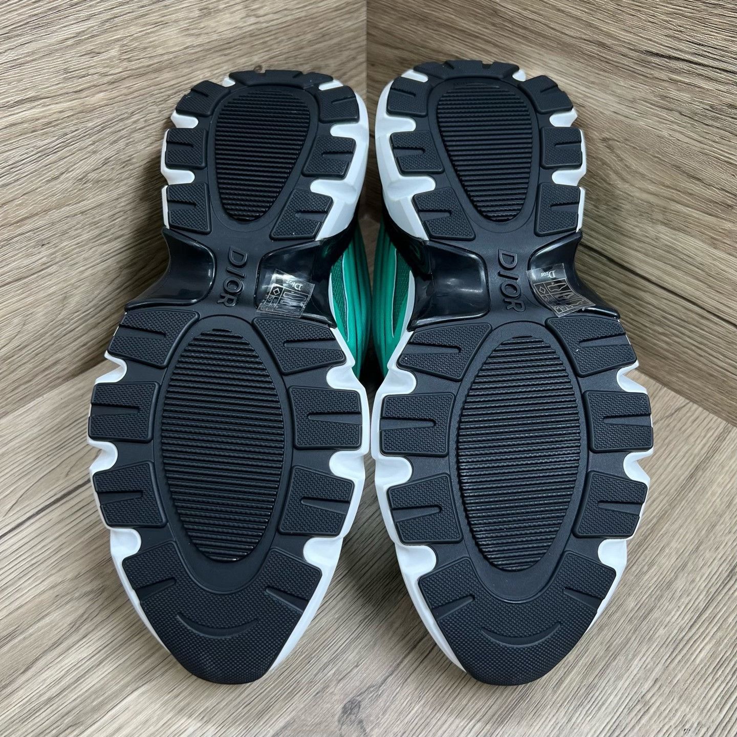 Dior Dior Collab Green Lowtop Sneakers 6 Men Size US 6 / EU 39 - 9 Thumbnail