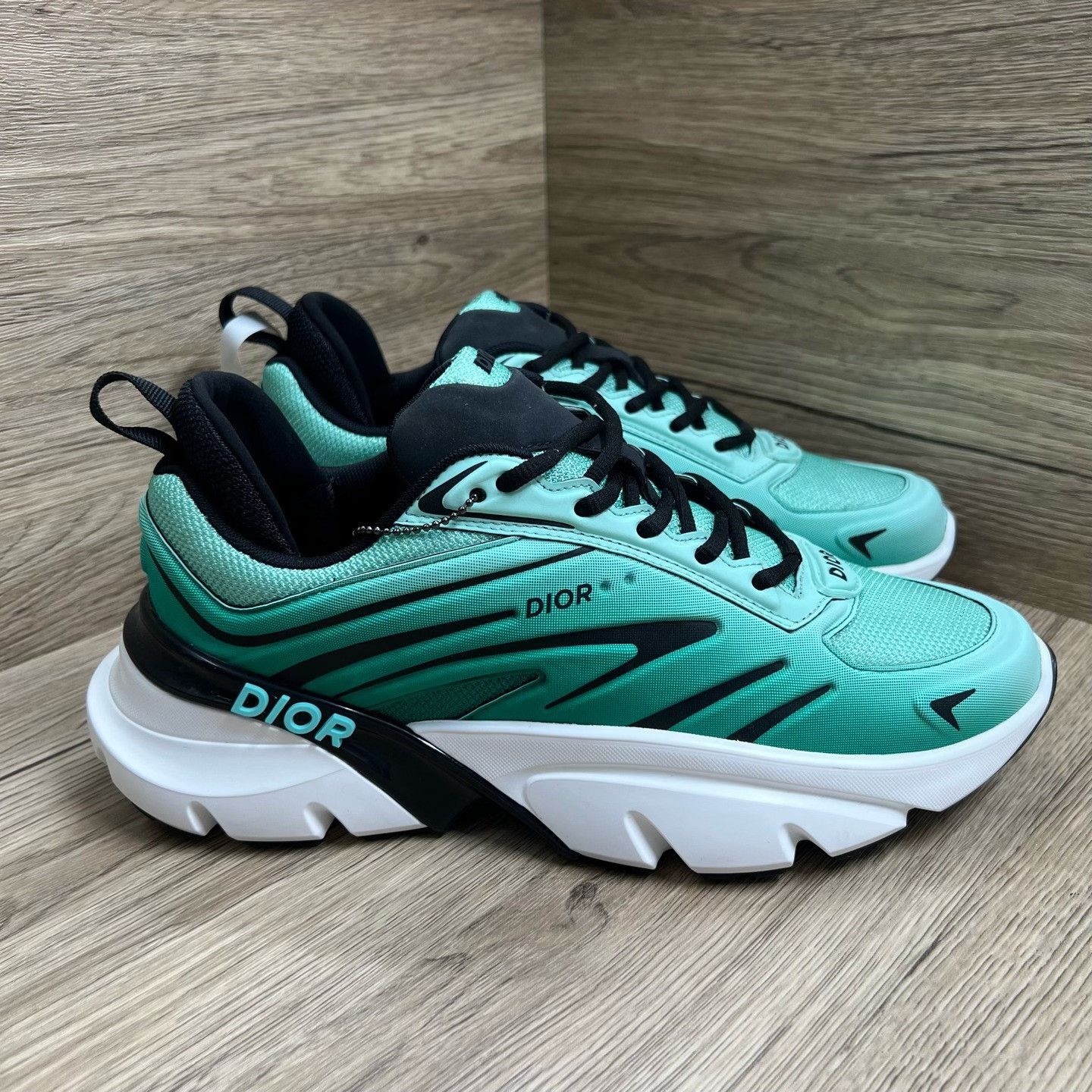 Dior Dior Collab Green Lowtop Sneakers 6 Men Size US 6 / EU 39 - 7 Thumbnail
