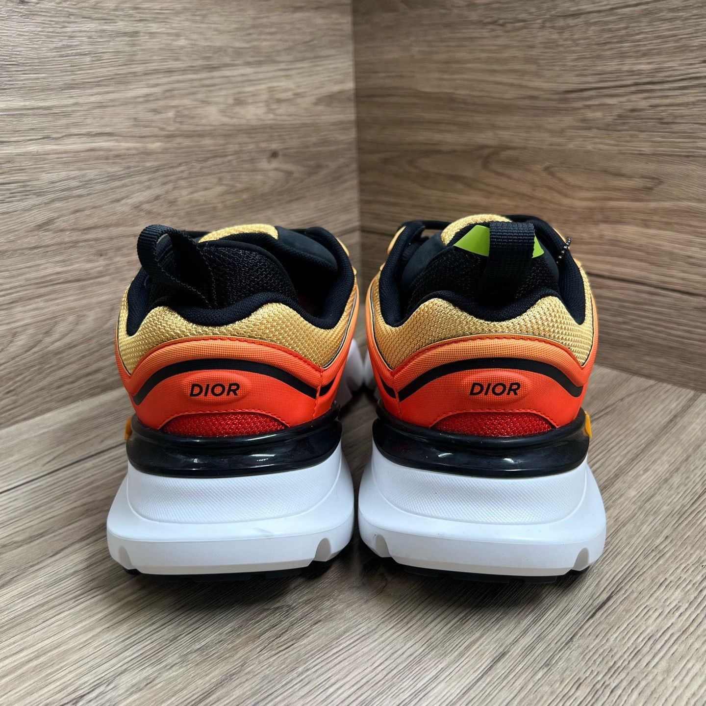 Dior Dior Collab Orange Lowtop Sneakers 6 Men Size US 6 / EU 39 - 8 Thumbnail