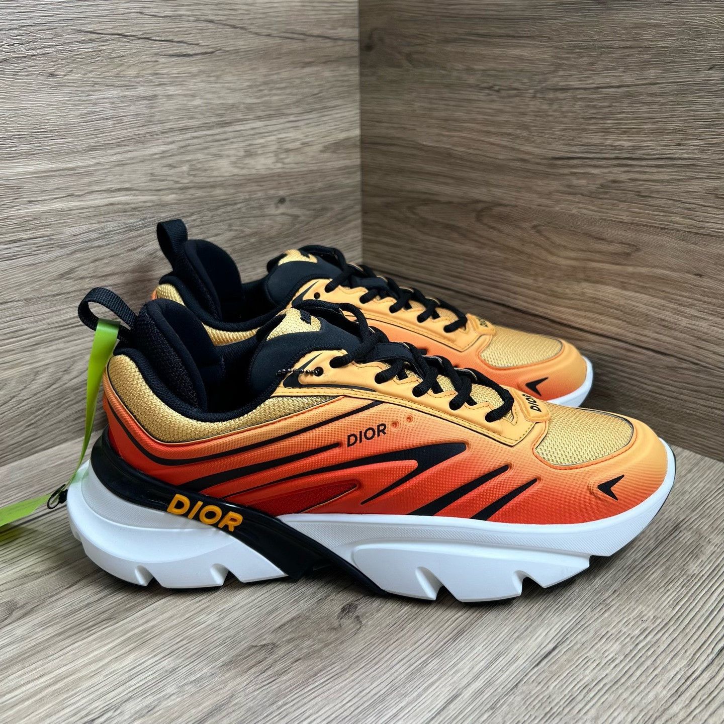 Dior Dior Collab Orange Lowtop Sneakers 6 Men Size US 6 / EU 39 - 7 Thumbnail