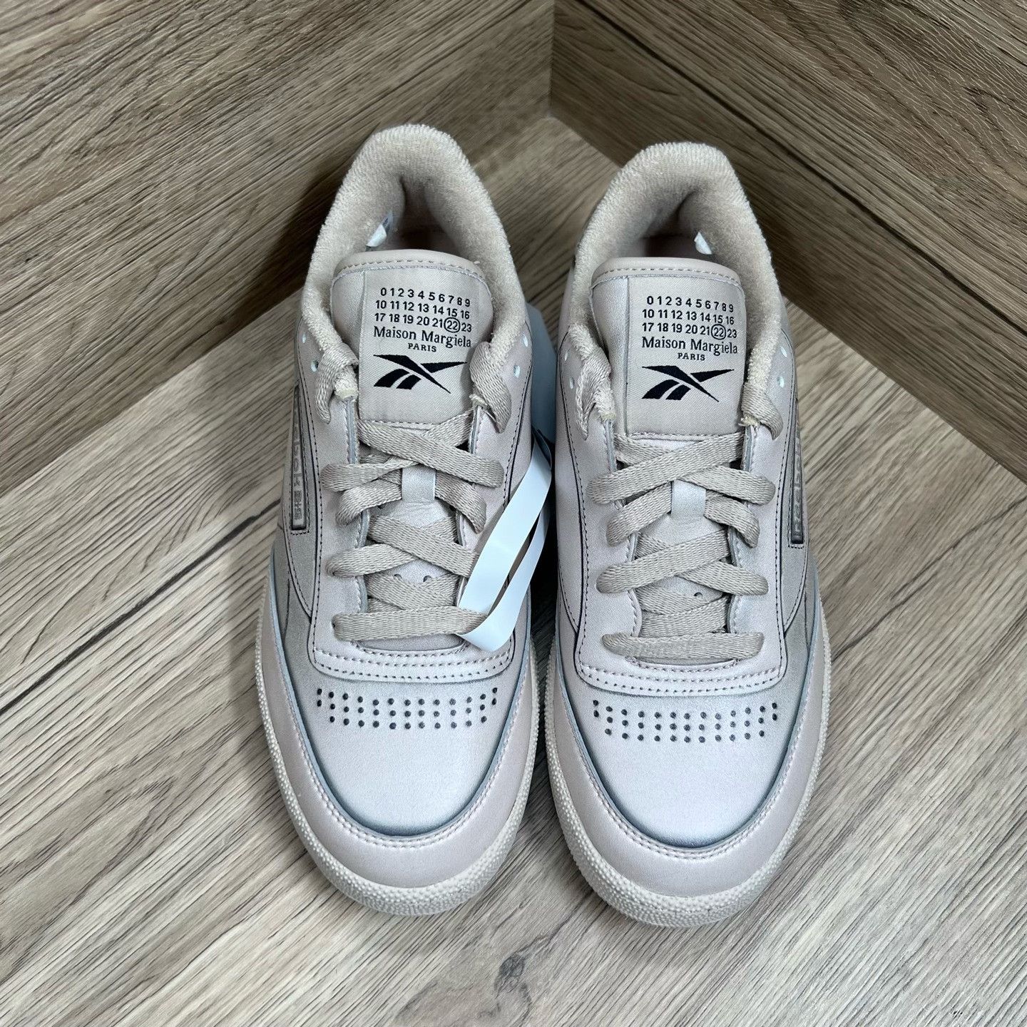 Maison Margiela Maison Margiela Collab Beige Lowtop Sneakers 5 Men Size US 5 / EU 37 - 3 Thumbnail