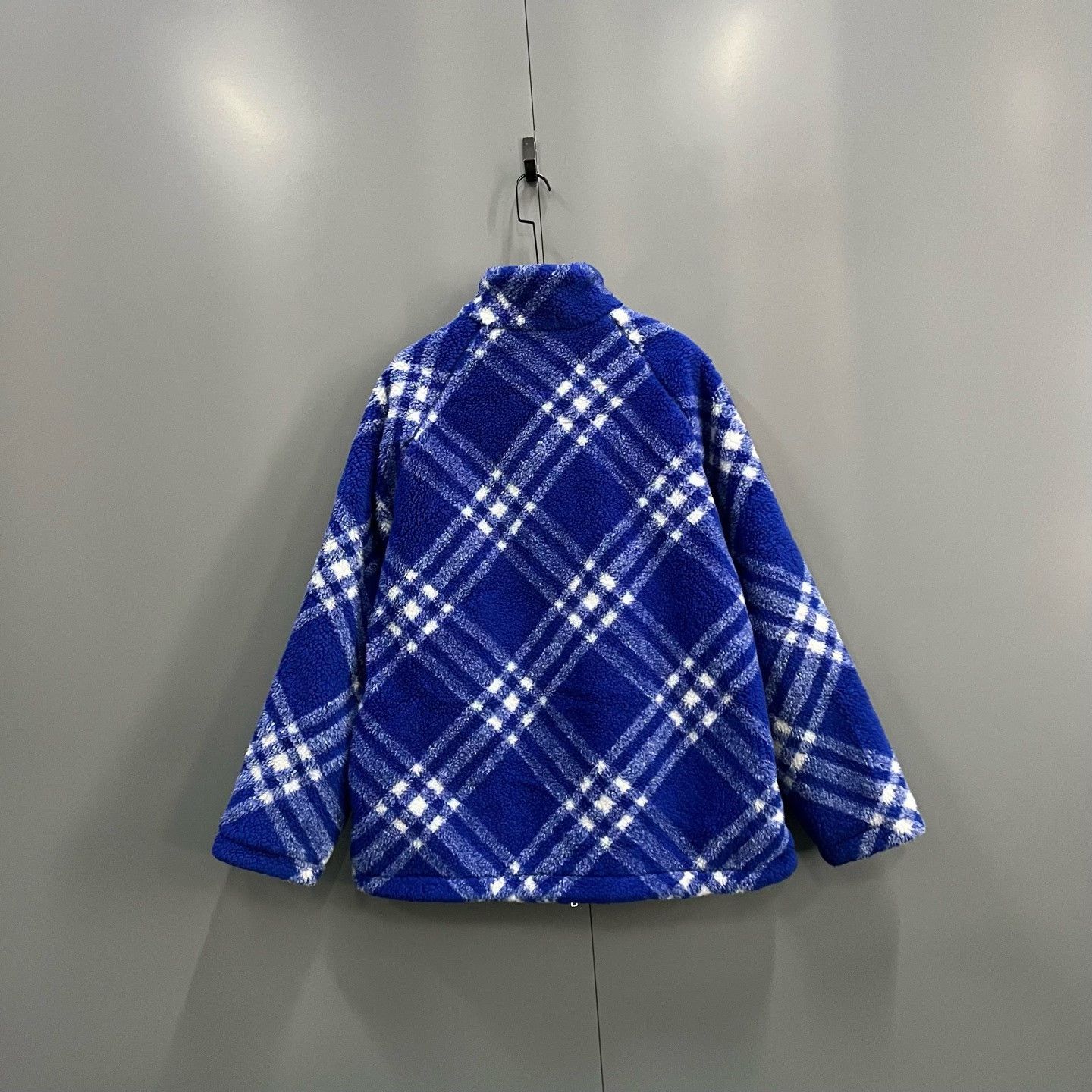 Burberry Burberry Fleece Plaid Light Jacket m Men Size US M / EU 48-50 / 2 - 2 Thumbnail