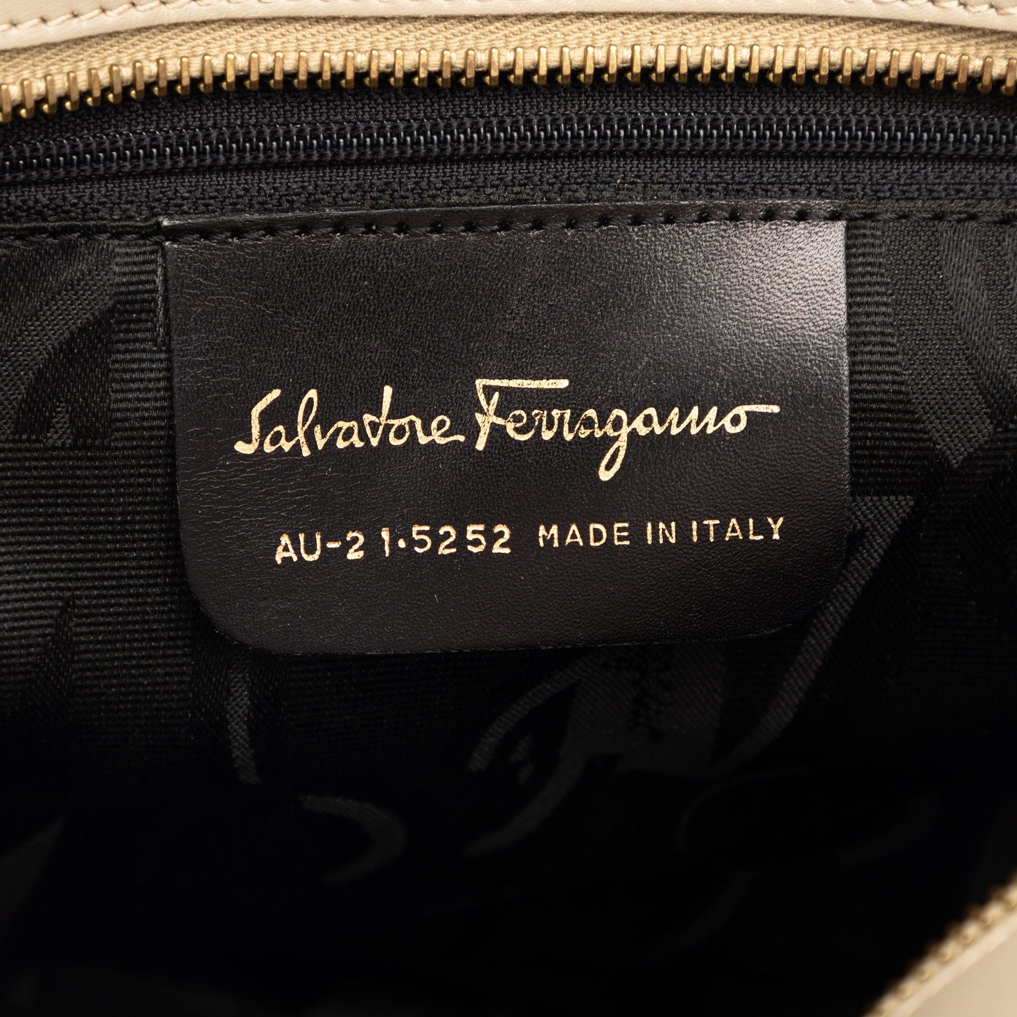 Salvatore Ferragamo Nylon Tiered Grosgrain Shouder Bag Size ONE SIZE - 5 Thumbnail