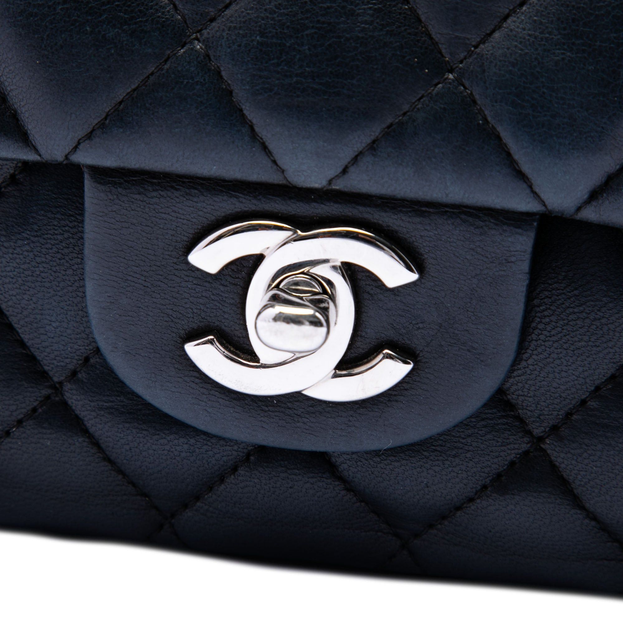 Chanel Medium Classic Lambskin Double Flap Size ONE SIZE - 5 Thumbnail