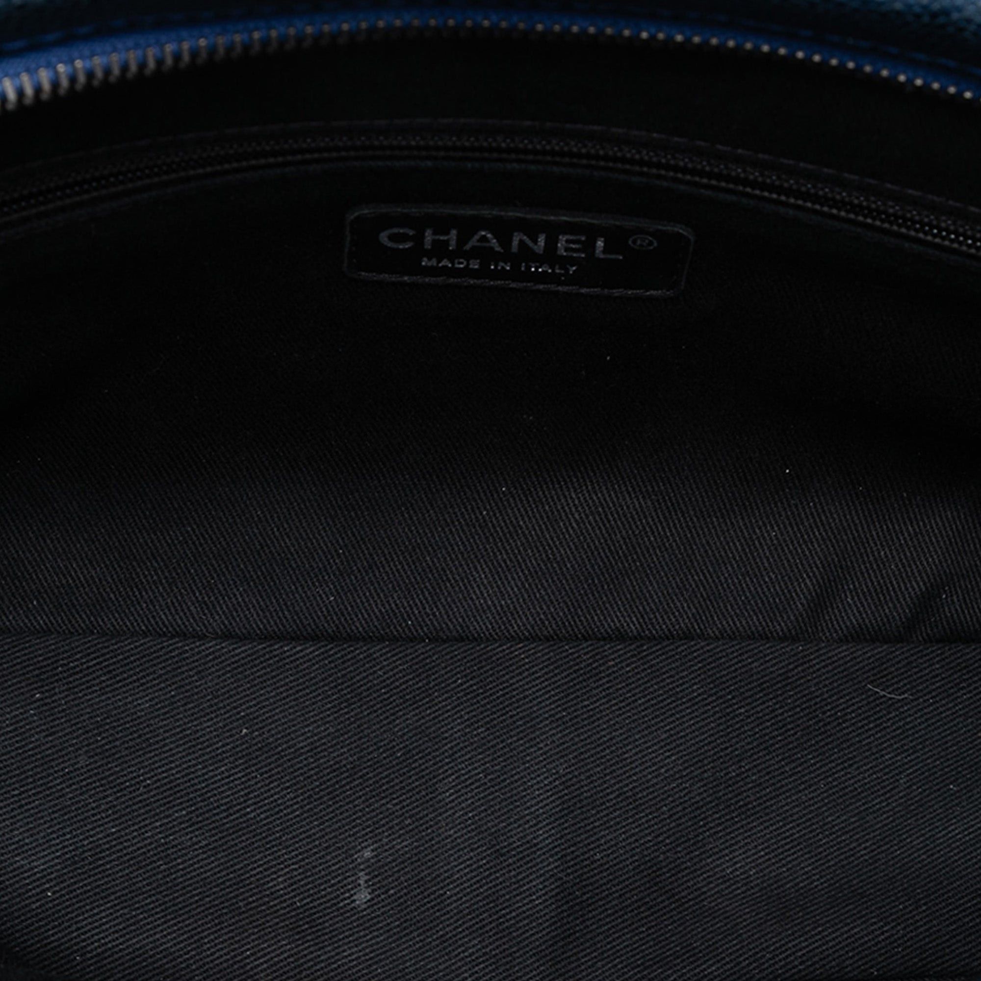 Chanel Jumbo Quilted Caviar Easy Flap Size ONE SIZE - 4 Thumbnail
