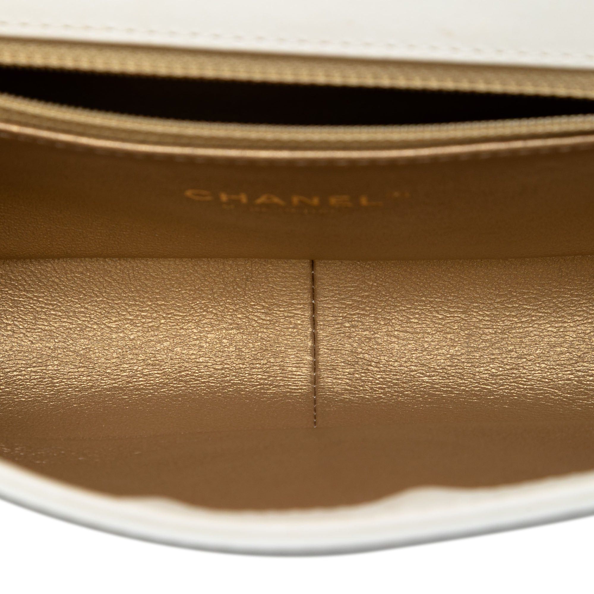 Chanel Medium Quilted Calfskin Octagon CC Clasp Flap Size ONE SIZE - 4 Thumbnail
