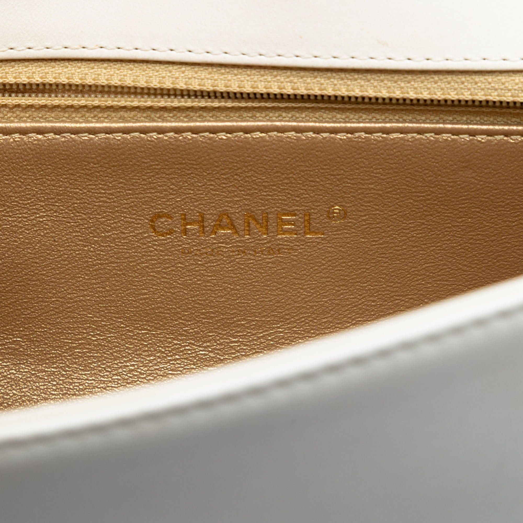 Chanel Medium Quilted Calfskin Octagon CC Clasp Flap Size ONE SIZE - 5 Thumbnail