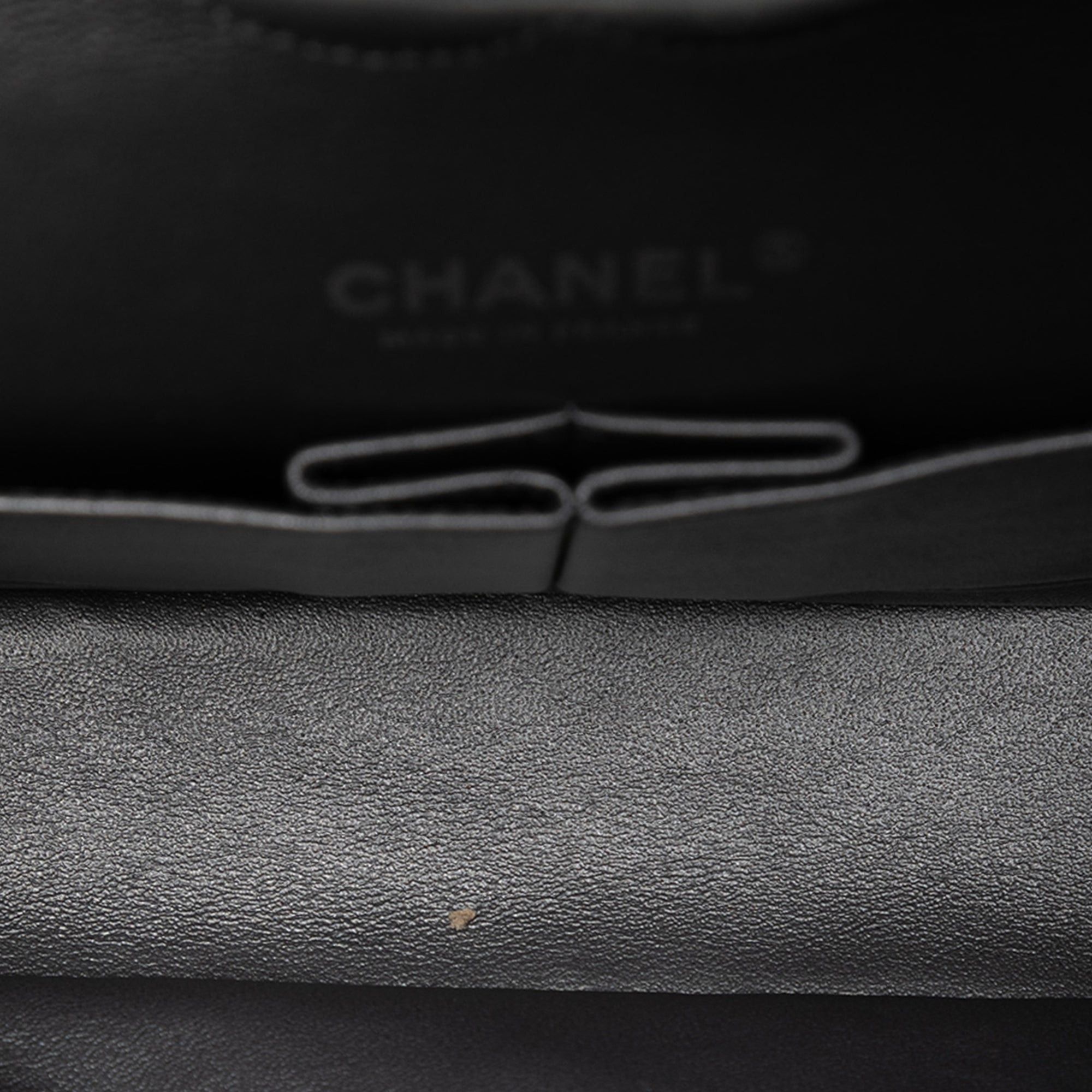 Chanel Medium Classic Iridescent Lambskin Double Flap Size ONE SIZE - 4 Thumbnail