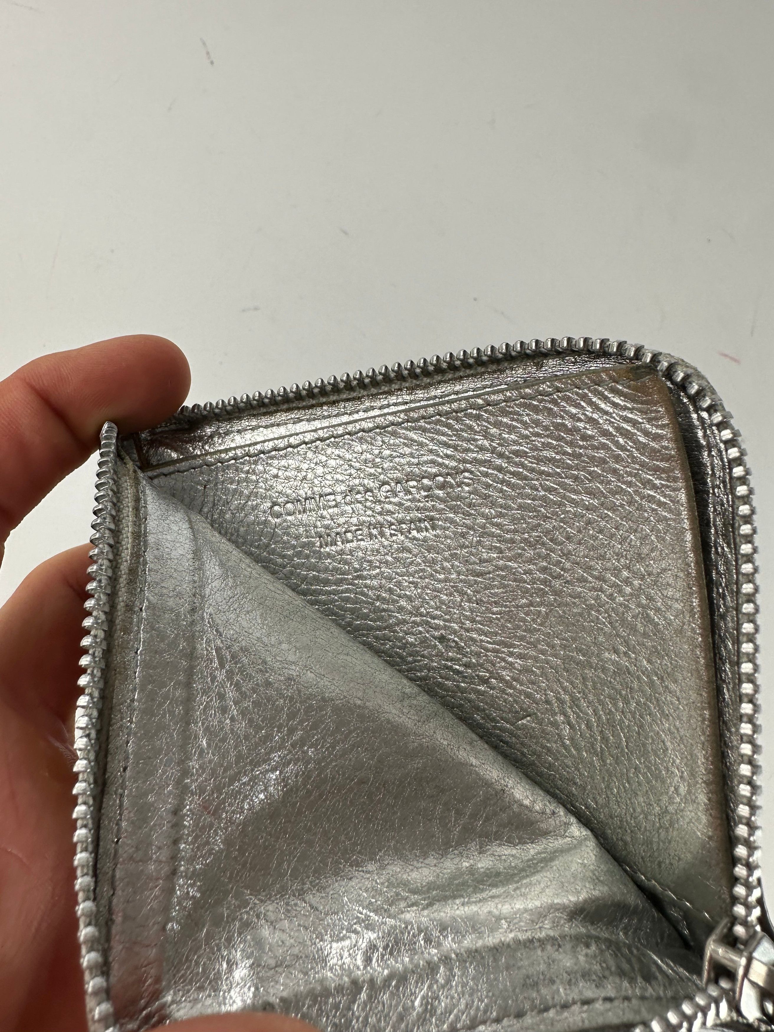 Comme des Garcons Vintage Comme Des Garçons Silver Edge Leather Zip Card Holde Size ONE SIZE - 4 Thumbnail