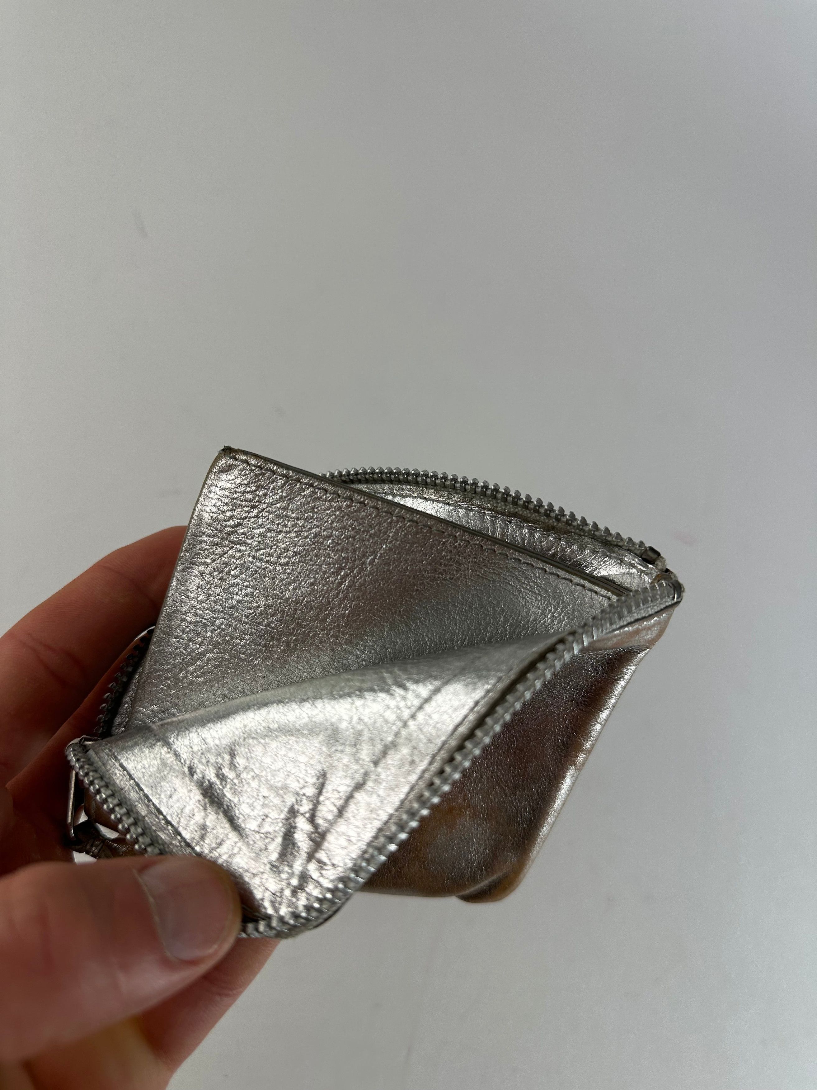 Comme des Garcons Vintage Comme Des Garçons Silver Edge Leather Zip Card Holde Size ONE SIZE - 3 Thumbnail