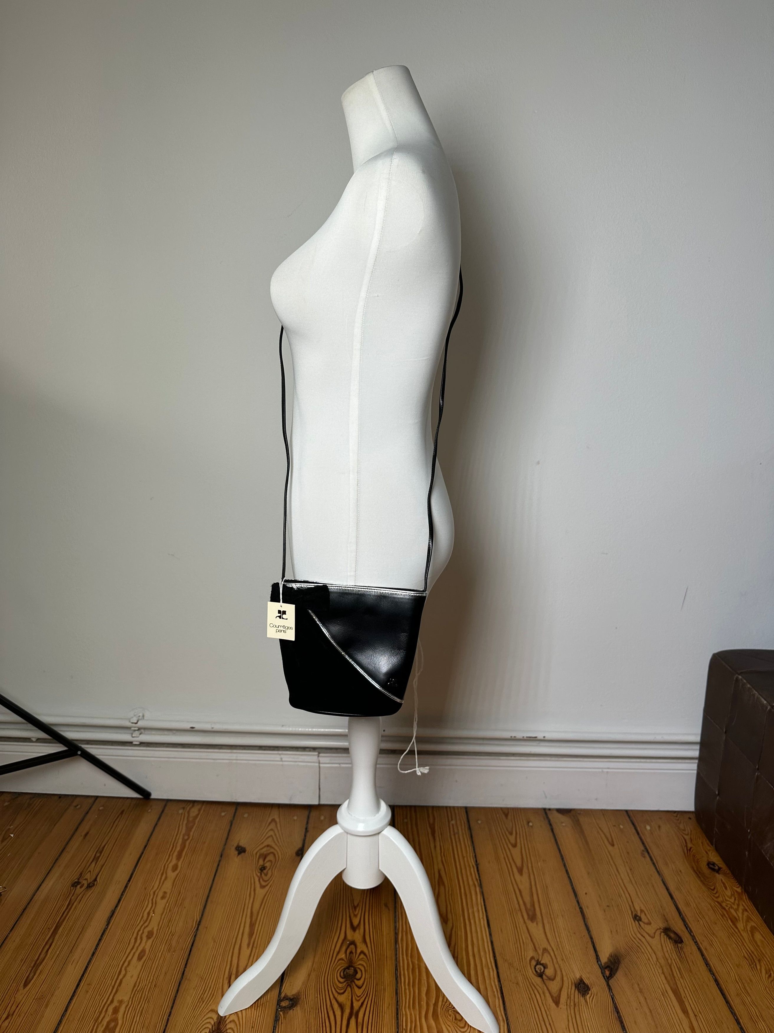 Courreges Vintage Courrèges Leather Velvet Crossbody Bag Black Silver Size ONE SIZE - 13 Thumbnail