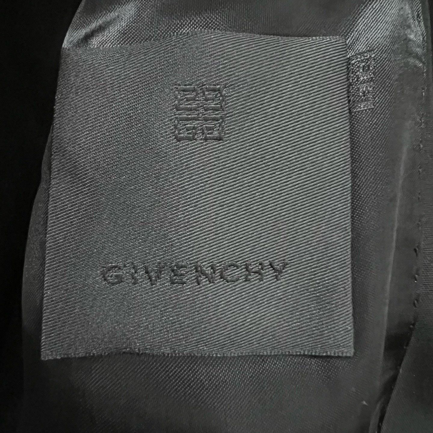 Givenchy Givenchy Black Suit 40r Men Size 40R - 3 Thumbnail