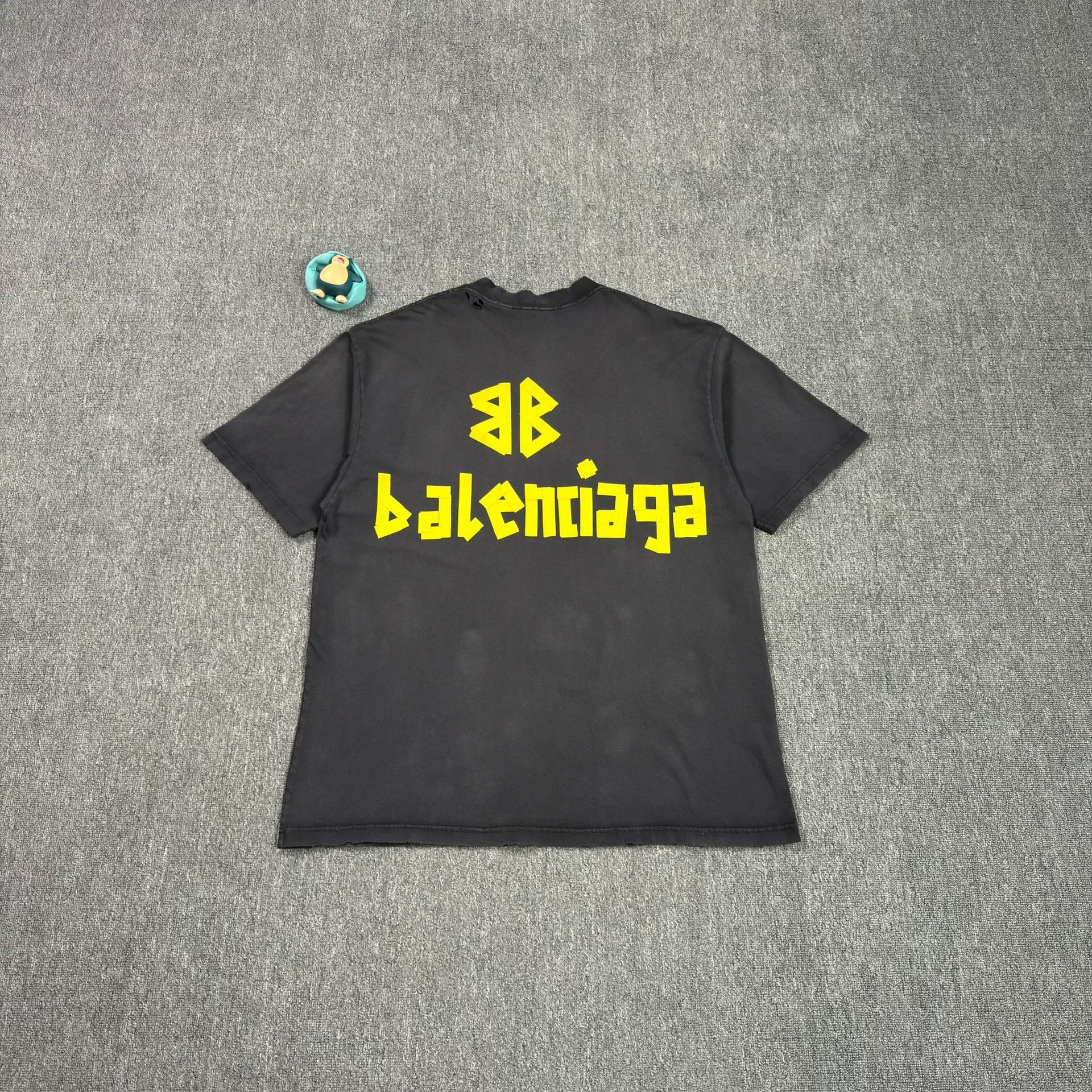 Balenciaga Balenciaga Tape Logo Distressed T-Shirt Size L Size US L / EU 52-54 / 3 - 2 Thumbnail