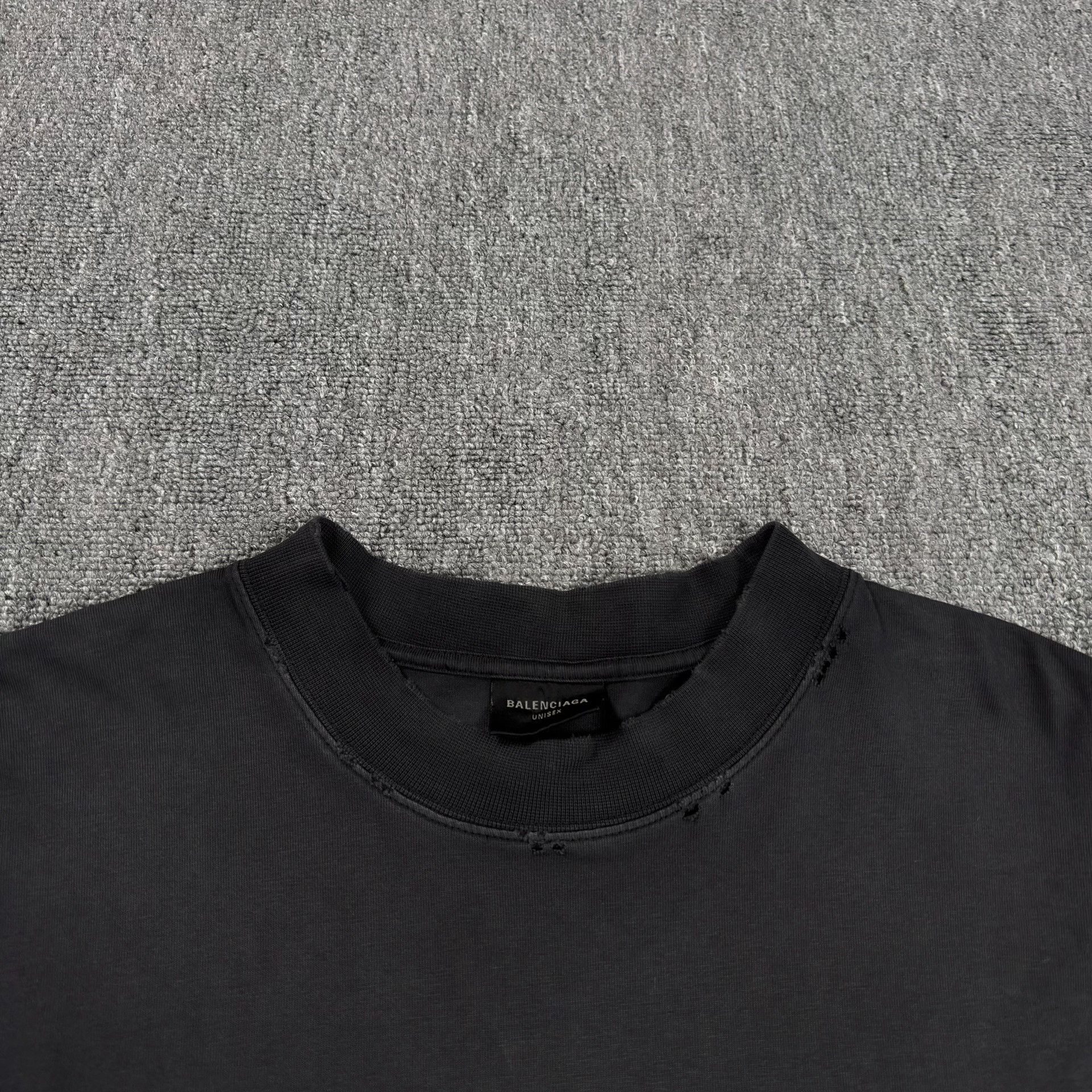 Balenciaga Balenciaga Tape Logo Distressed T-Shirt Size L Size US L / EU 52-54 / 3 - 3 Thumbnail