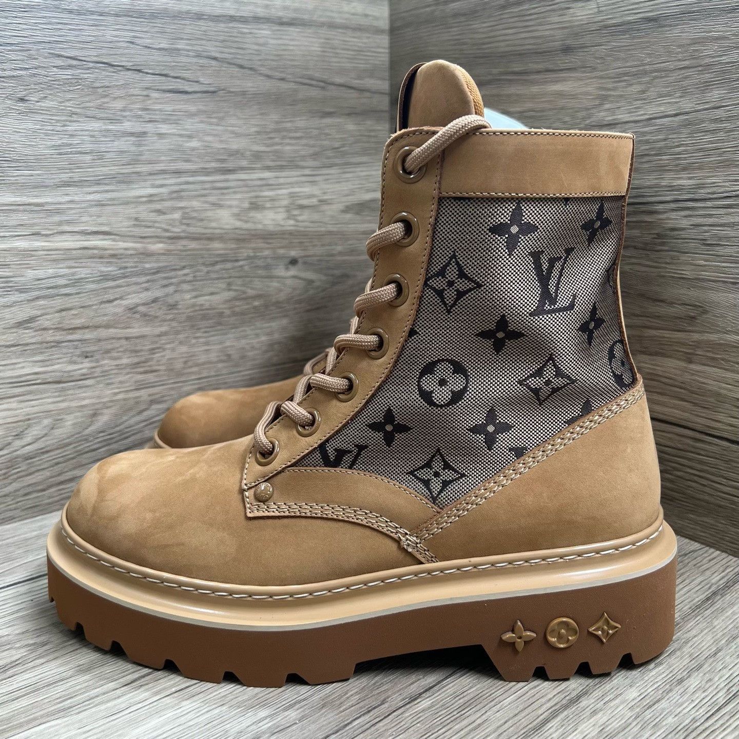 Louis Vuitton Louis Vuitton Brown Lowtop Sneakers us_10 Women Size US 10 / IT 40 - 2 Thumbnail