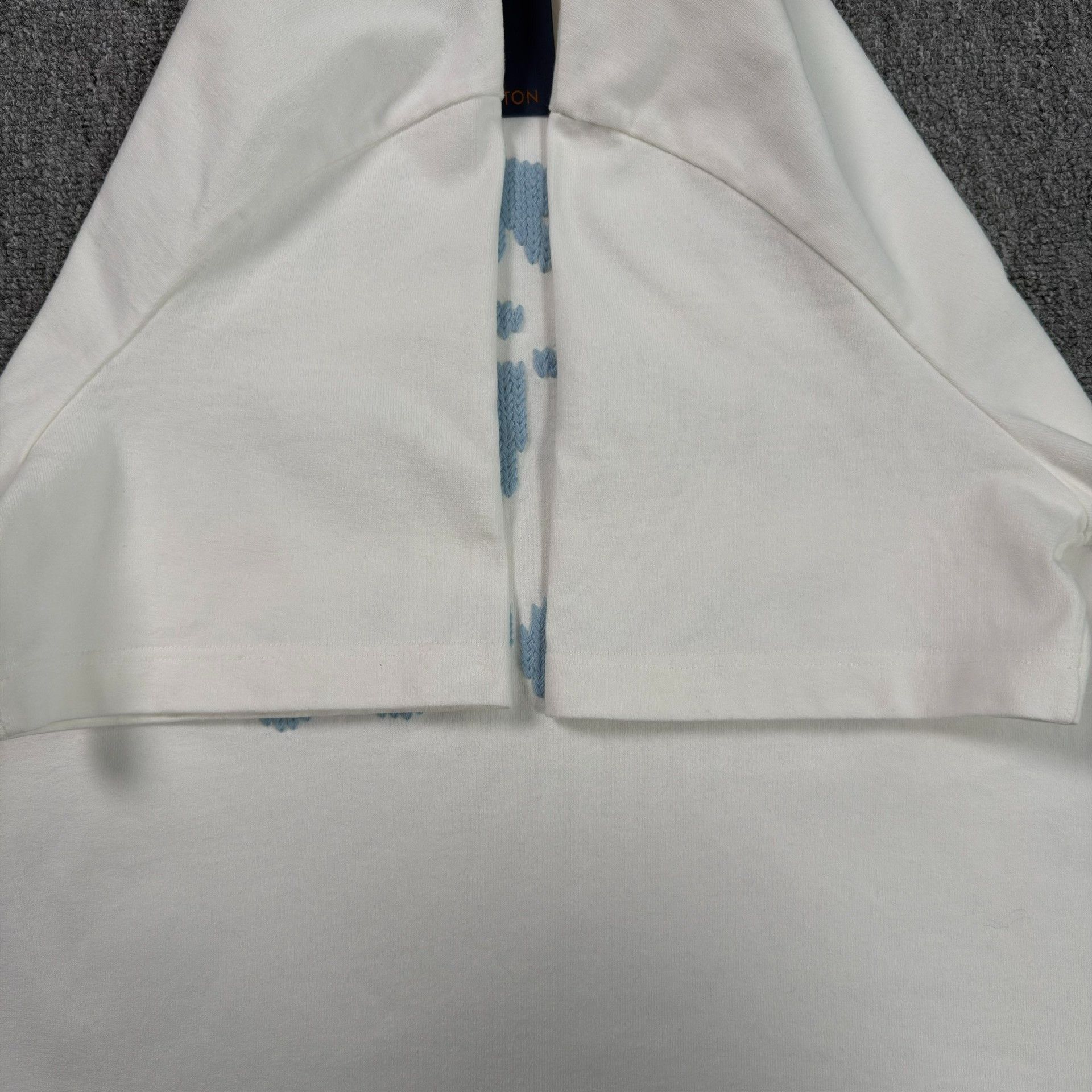 Louis Vuitton Louis Vuitton Blue Embroidered Logo T-Shirt XL Size US XL / EU 56 / 4 - 4 Thumbnail