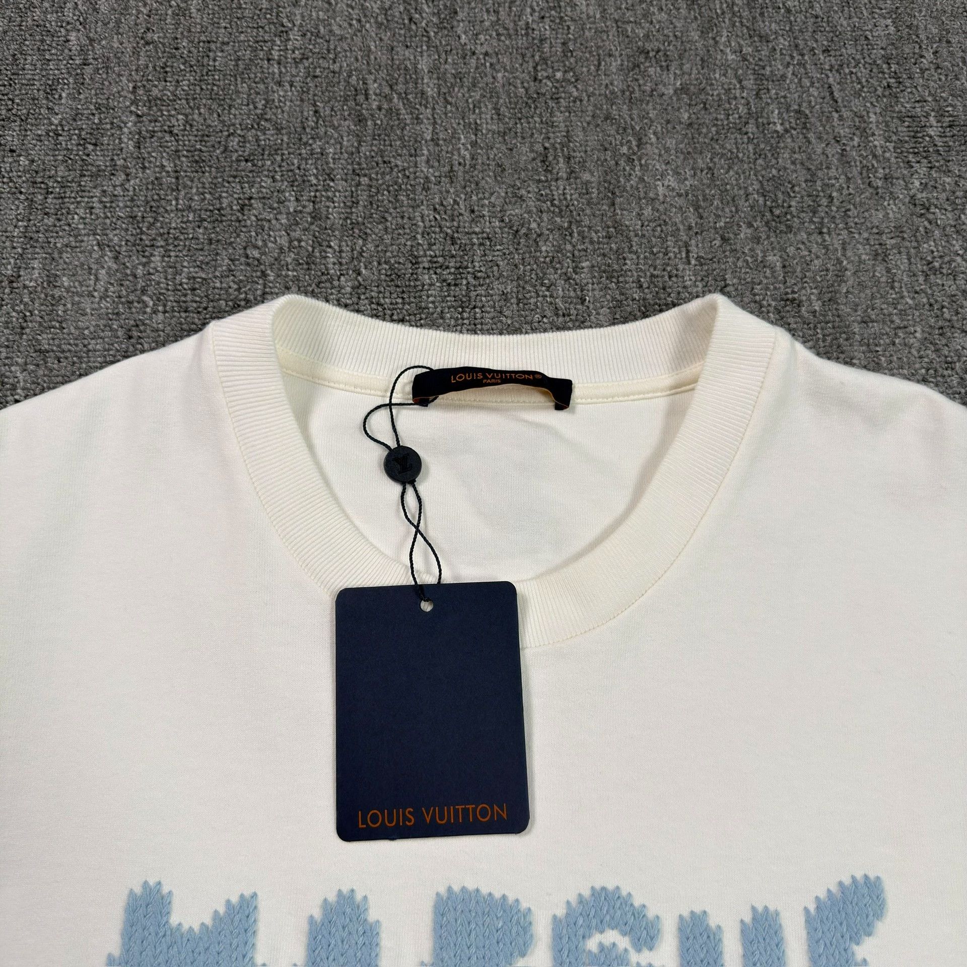 Louis Vuitton Louis Vuitton Blue Embroidered Logo T-Shirt XL Size US XL / EU 56 / 4 - 3 Thumbnail