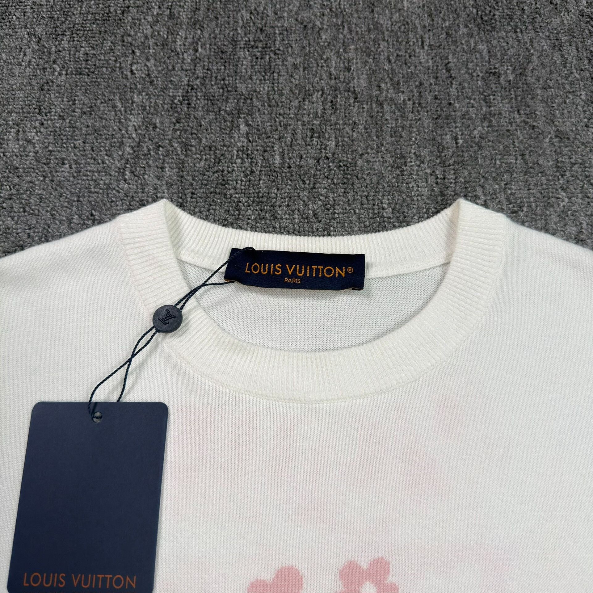Louis Vuitton Louis Vuitton Tyler Flower Knit T-Shirt XS Size US XS / EU 42 / 0 - 3 Thumbnail