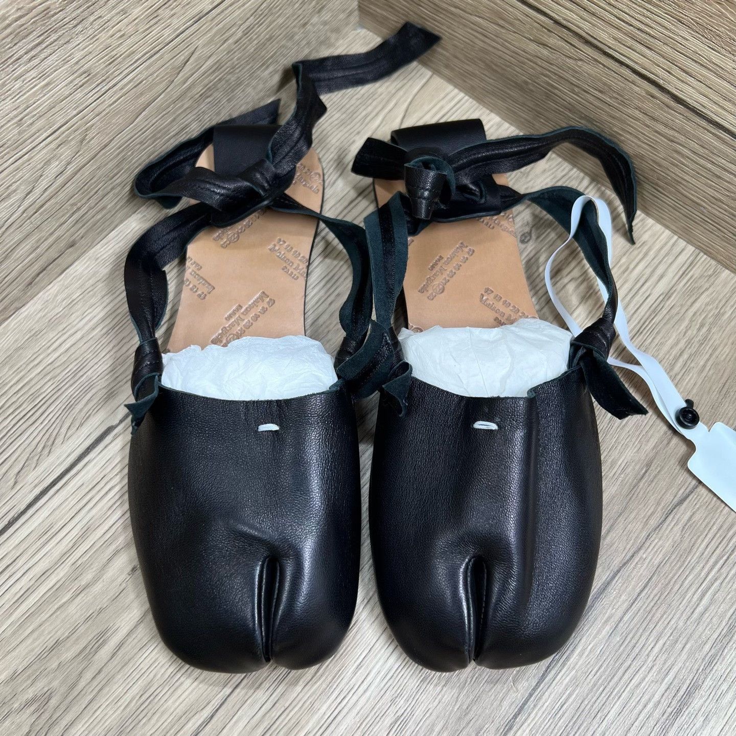 Maison Margiela Maison Margiela Black Lowtop Sneakers us_6 Women Size US 6 / IT 36 - 2 Thumbnail