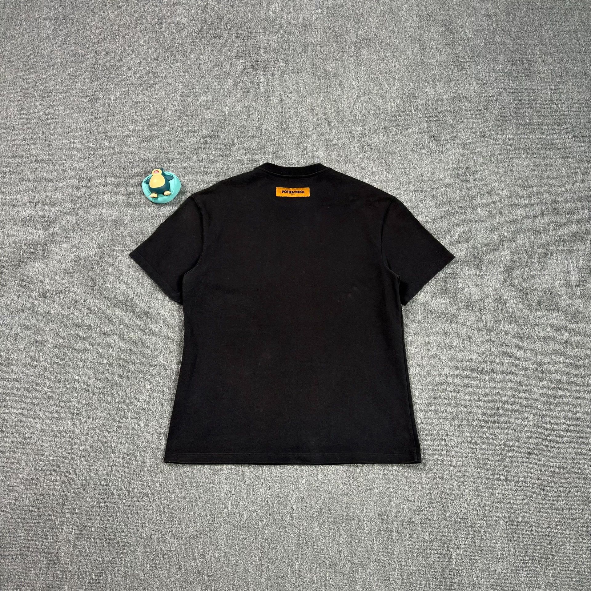 Louis Vuitton Louis Vuitton Pharrell Pearl Logo T-Shirt XL Size US XL / EU 56 / 4 - 2 Thumbnail
