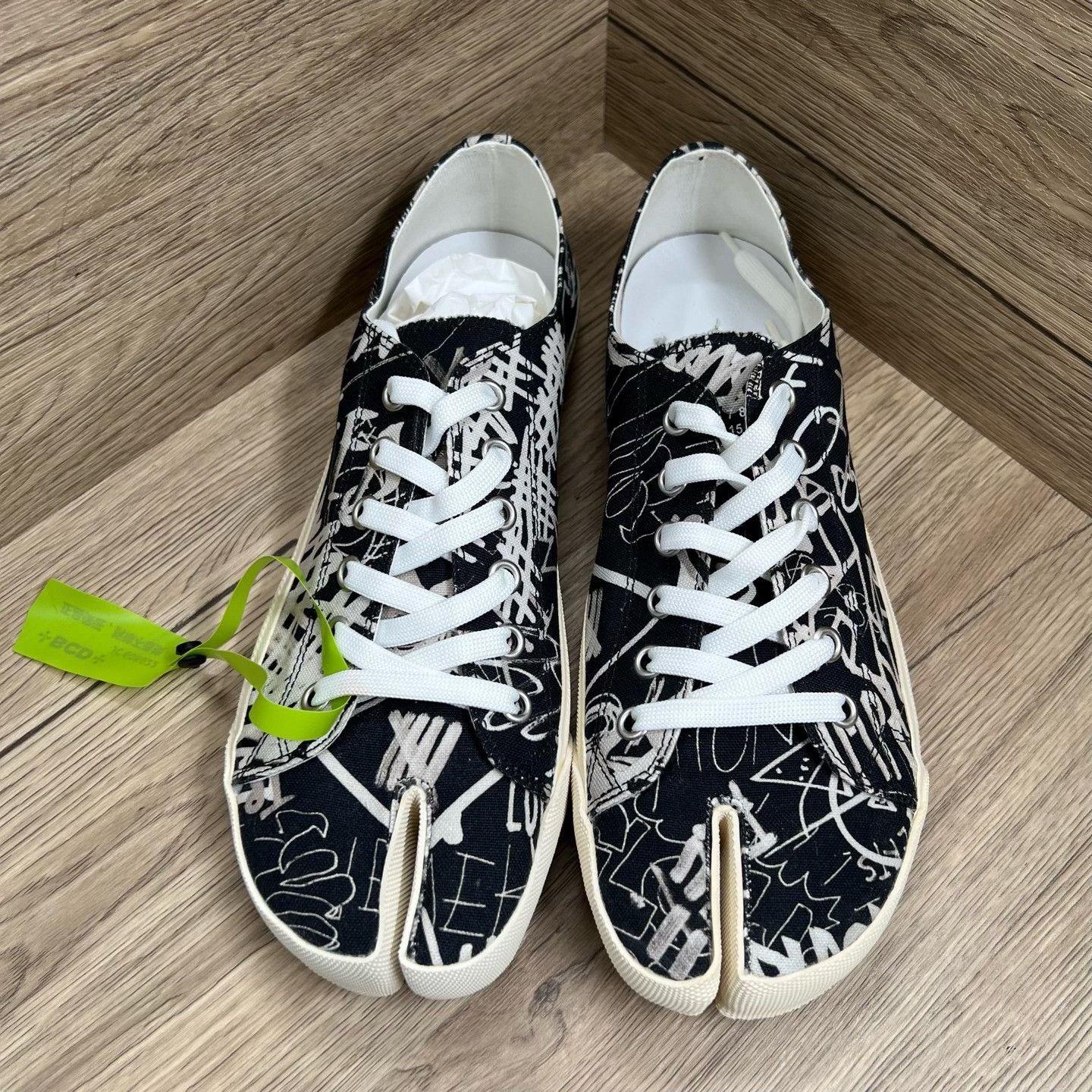 Maison Margiela Maison Margiela Black Lowtop Sneakers 8 Men Size US 8 / EU 41 - 4 Thumbnail