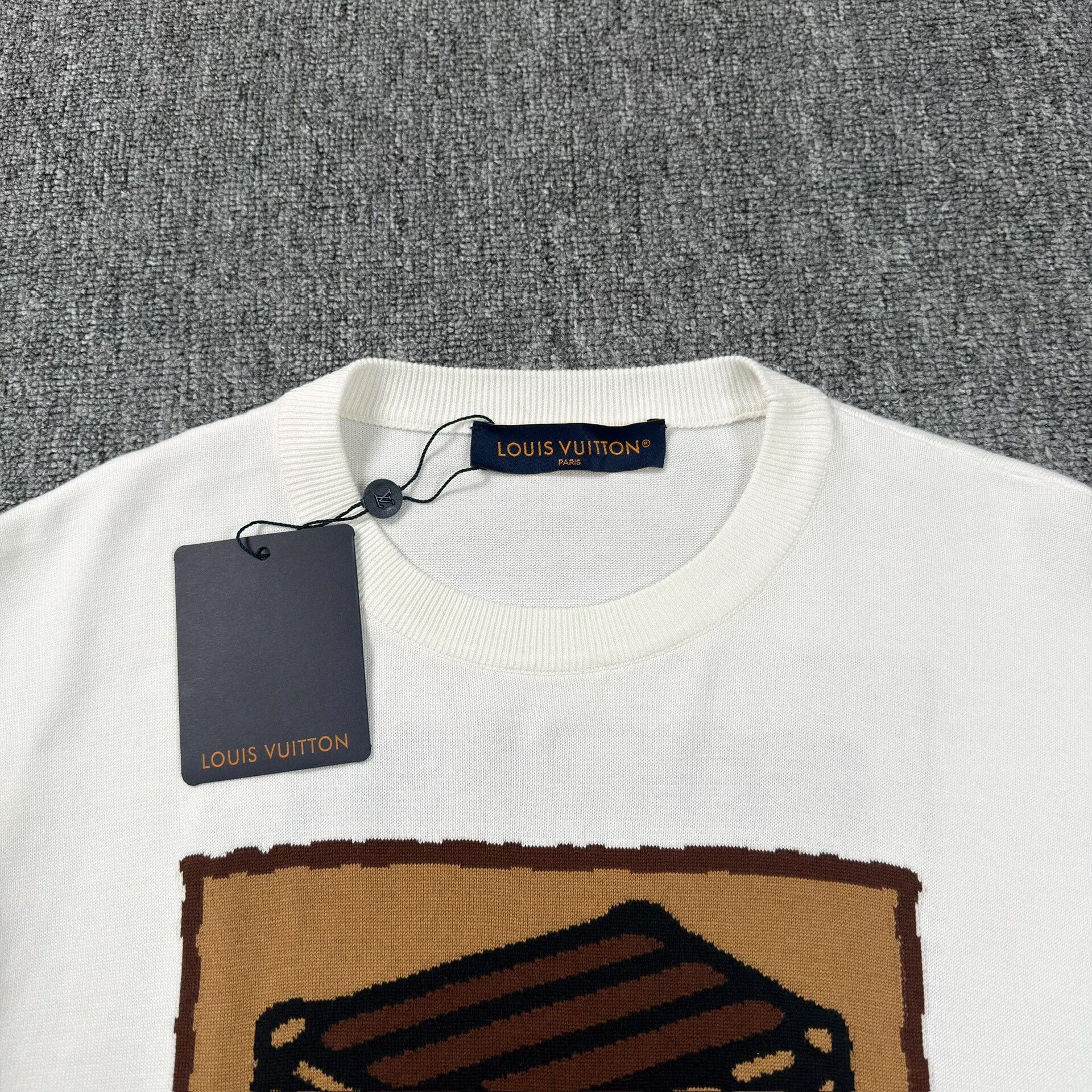Louis Vuitton Louis Vuitton Trunk Graphic Knit T-Shirt M Size US M / EU 48-50 / 2 - 3 Thumbnail